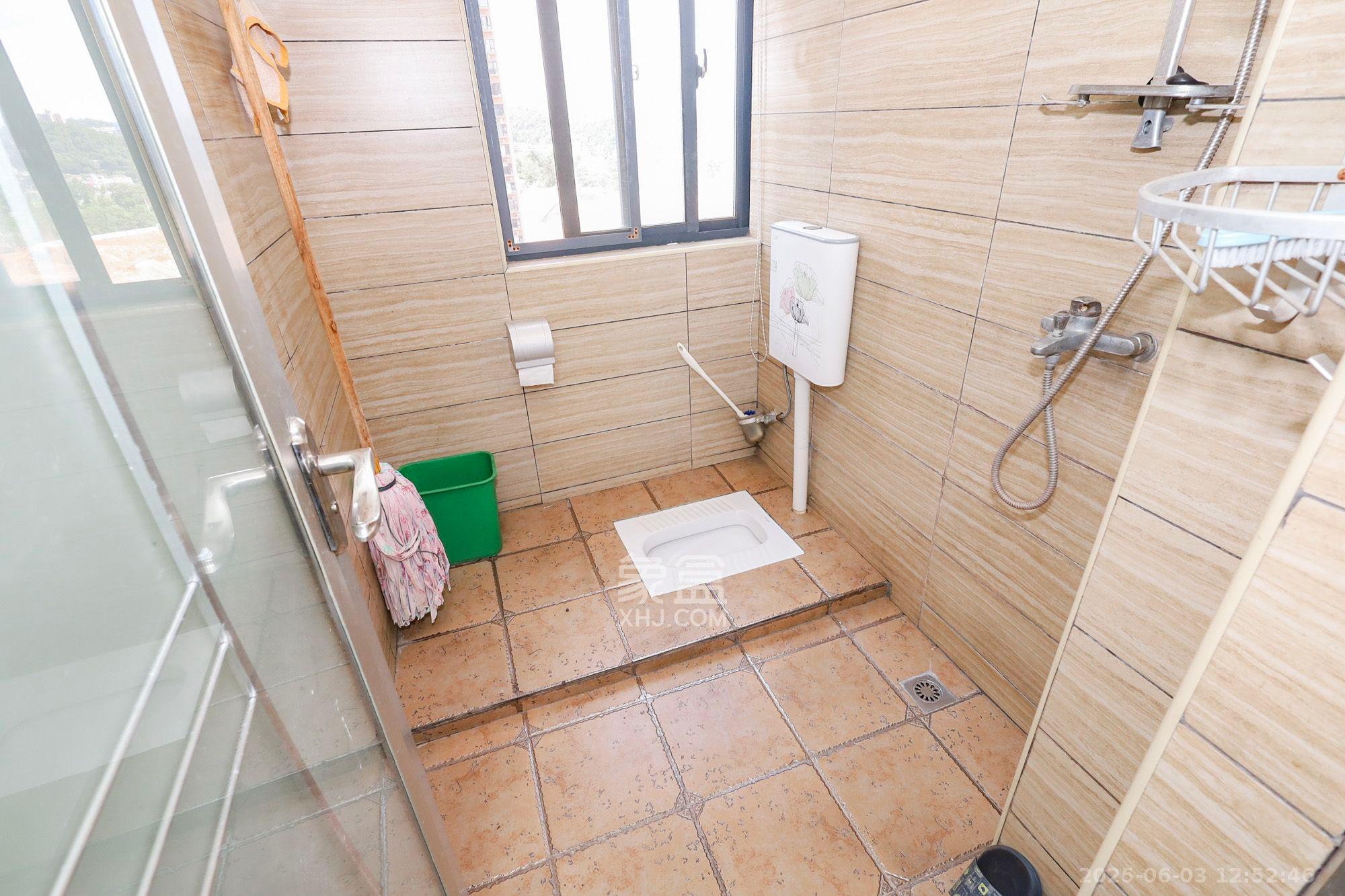 钰龙天下一期 3室2厅2卫 3300.0元/月 钰龙天下一期 3室2厅2卫 3300.0元/月室内图