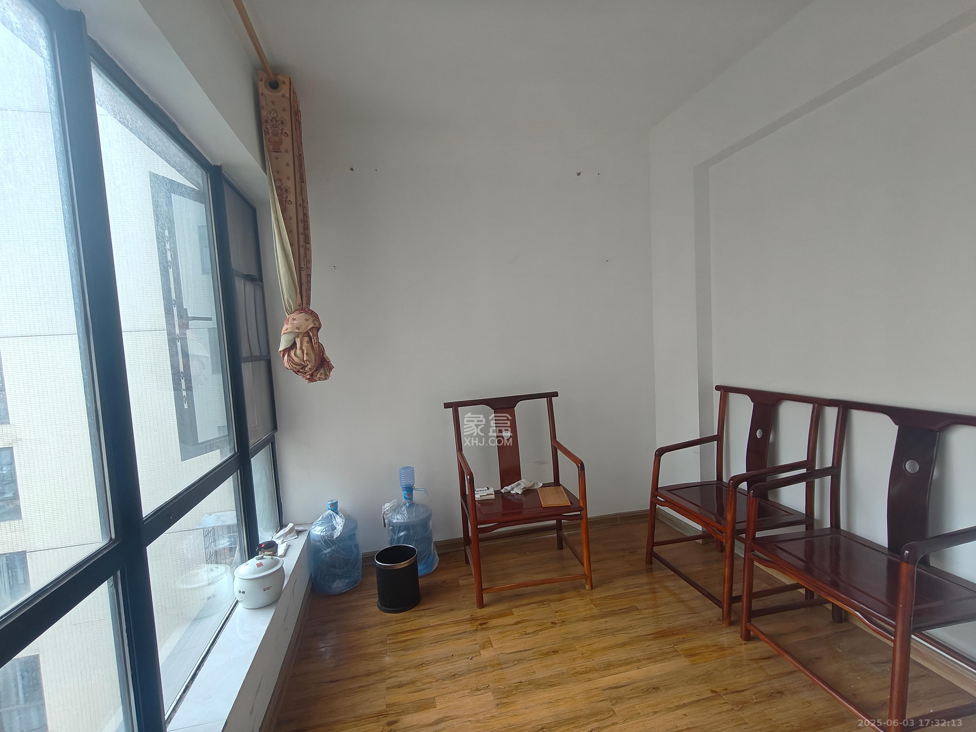 和庄  3室1厅1卫    2100.0元/月 和庄  3室1厅1卫    2100.0元/月