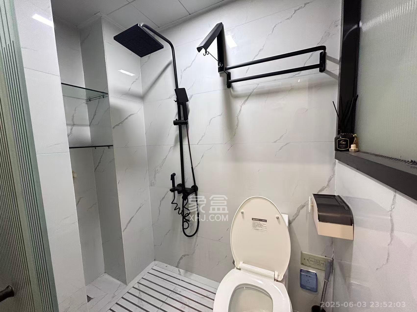 保利天禧EF区 1室1厅1卫 1400.0元/月 保利天禧EF区 1室1厅1卫 1400.0元/月室内图