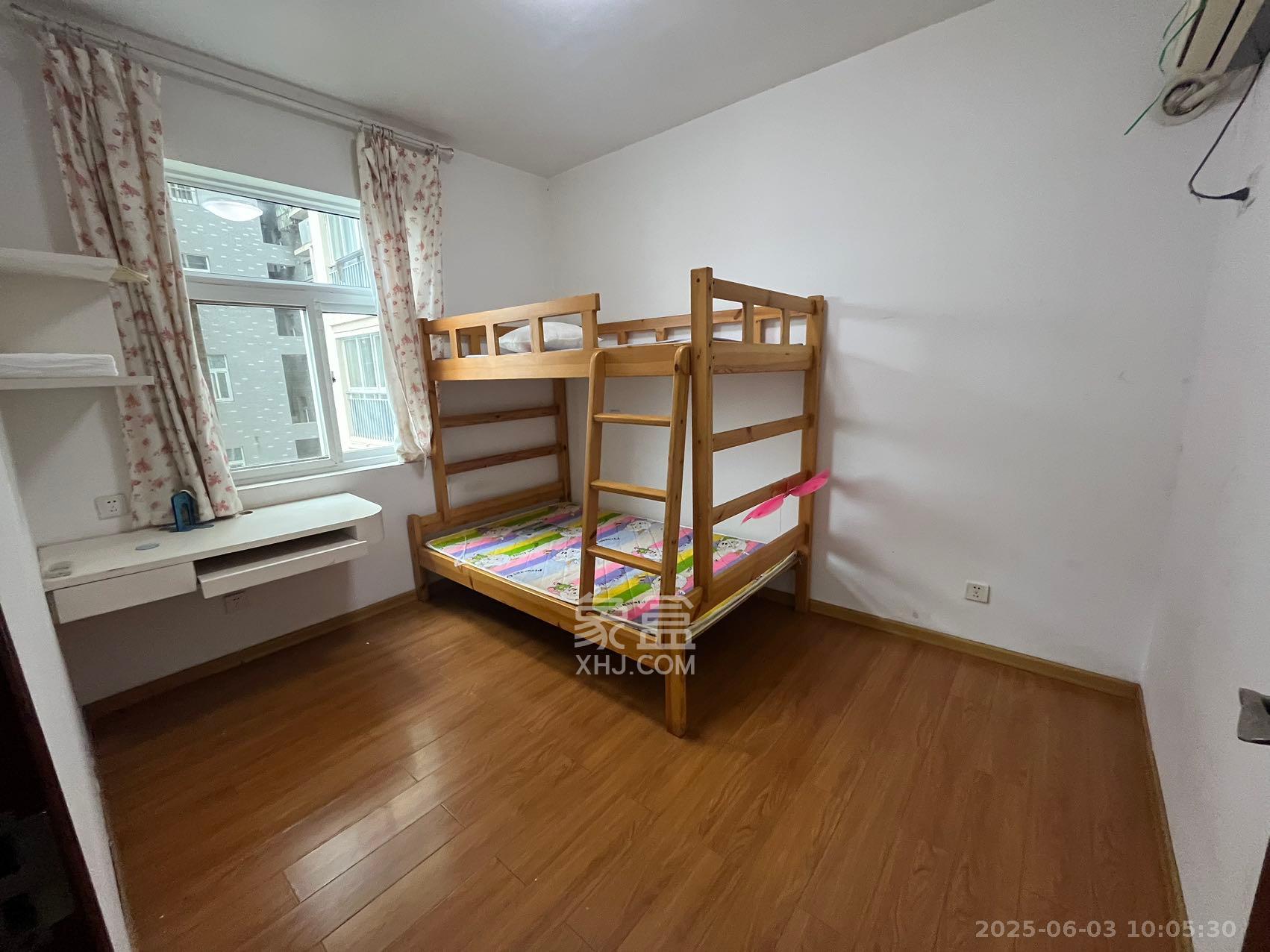 嘉盛华庭(一期、二期、三期)  2室2厅1卫    2100.0元/月 嘉盛华庭(一期、二期、三期)  2室2厅1卫    2100.0元/月室内图