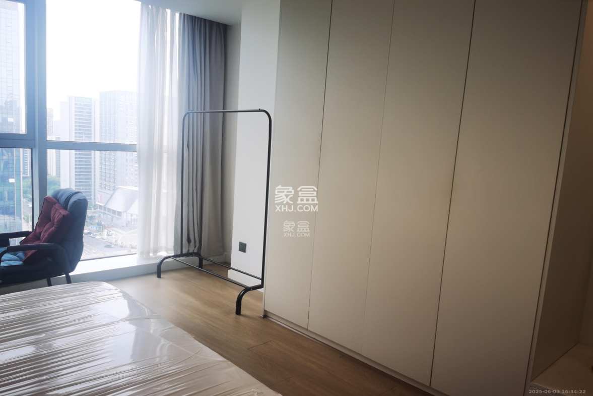 奥克斯滨仕花园(奥克斯洋湖广场/奥克斯中心)  1室1厅1卫    1800.0元/月 奥克斯滨仕花园(奥克斯洋湖广场/奥克斯中心)  1室1厅1卫    1800.0元/月室内图