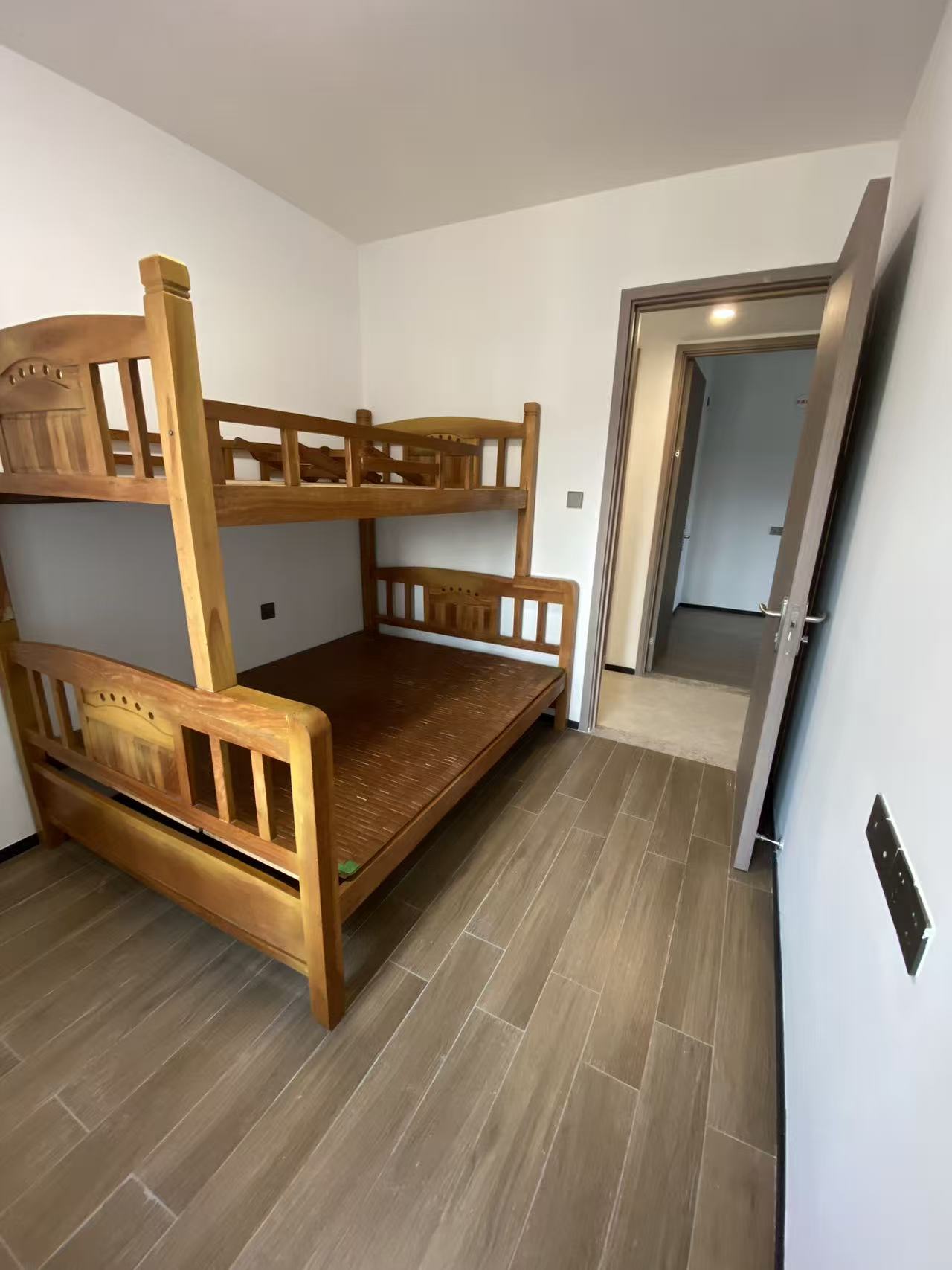 润山府  3室2厅1卫   2900.00元/月室内图
