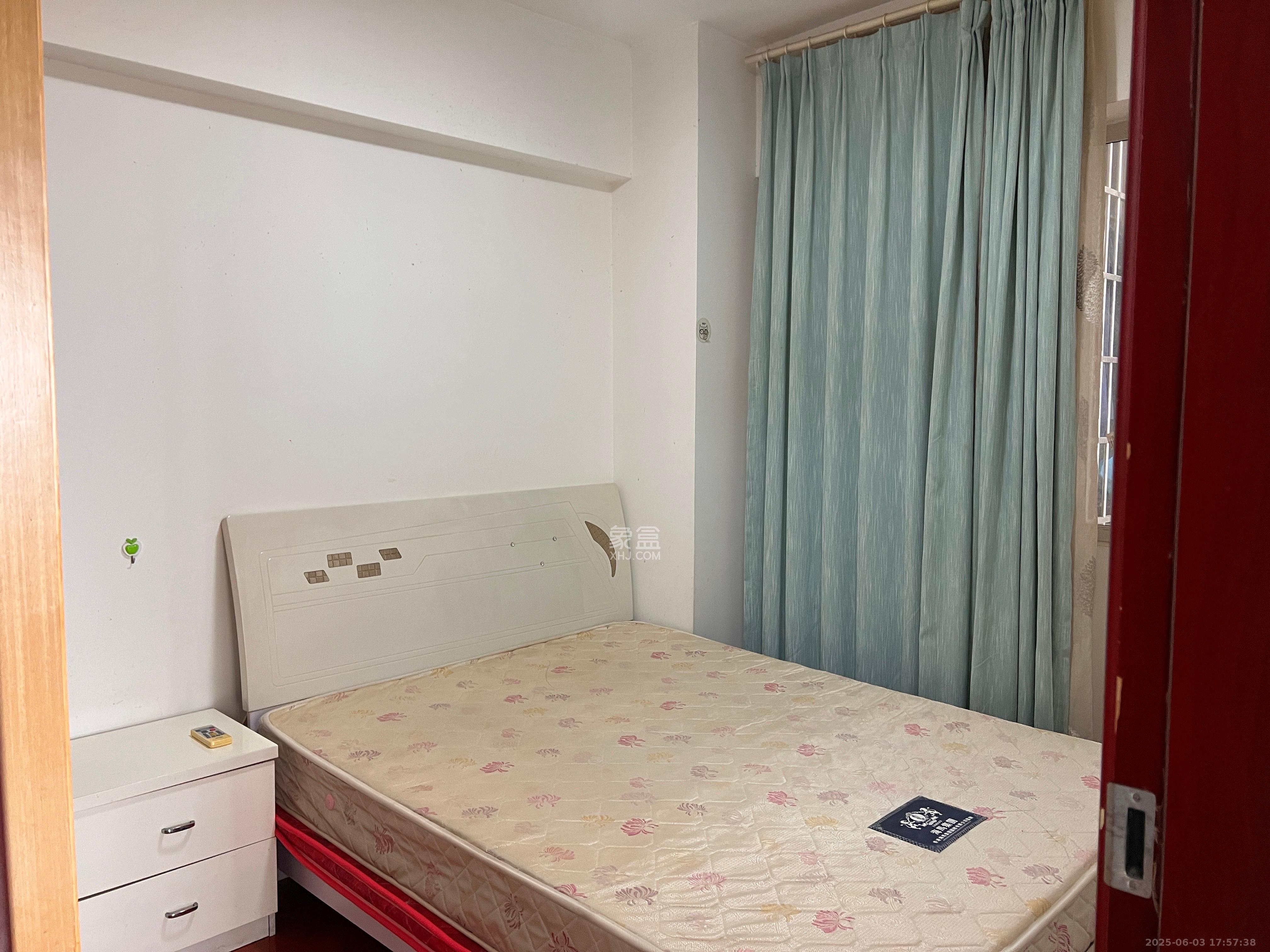 新长海广场  3室2厅1卫   1900.00元/月室内图