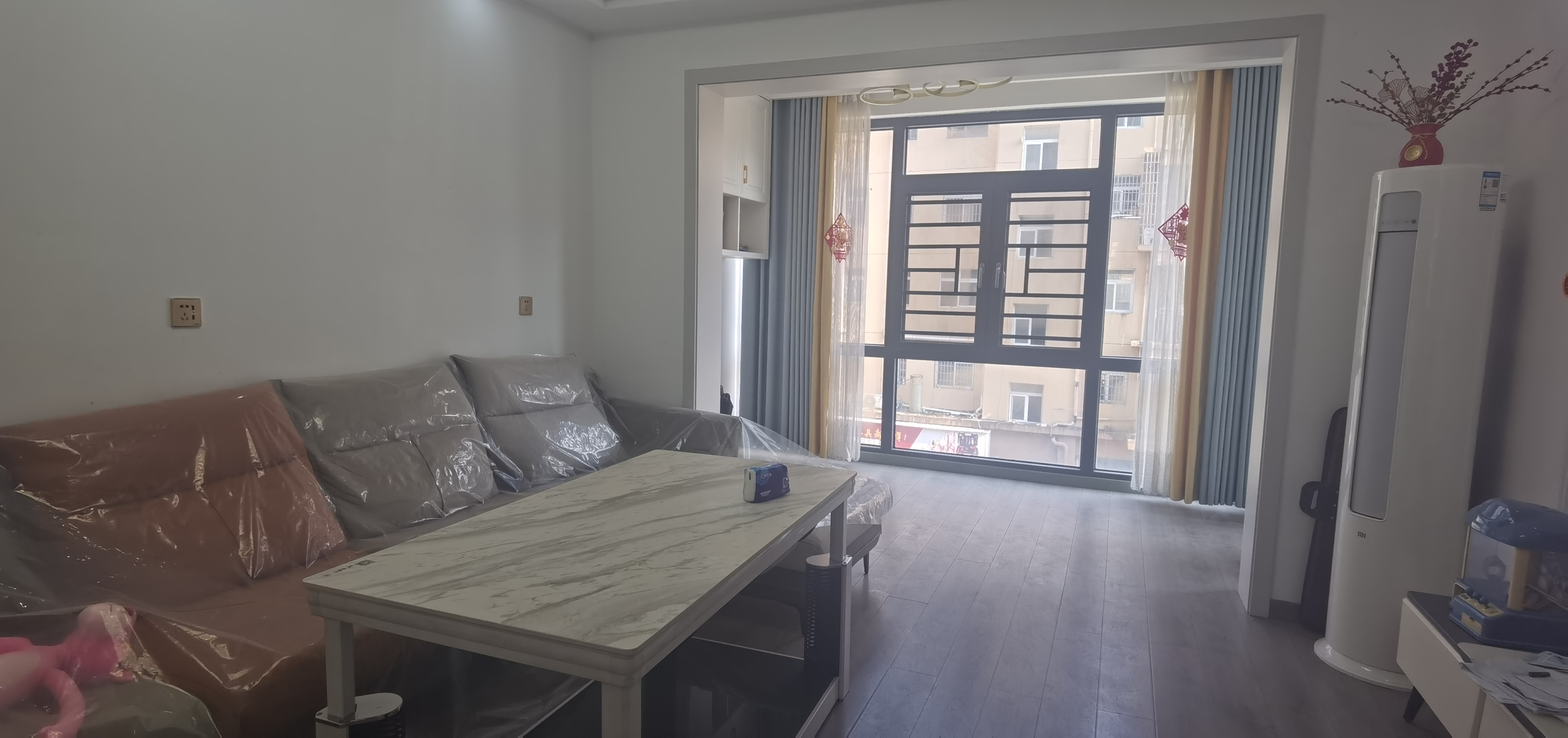 新世界建材城  2室2厅1卫    40.8万 新世界建材城  2室2厅1卫    40.8万客厅