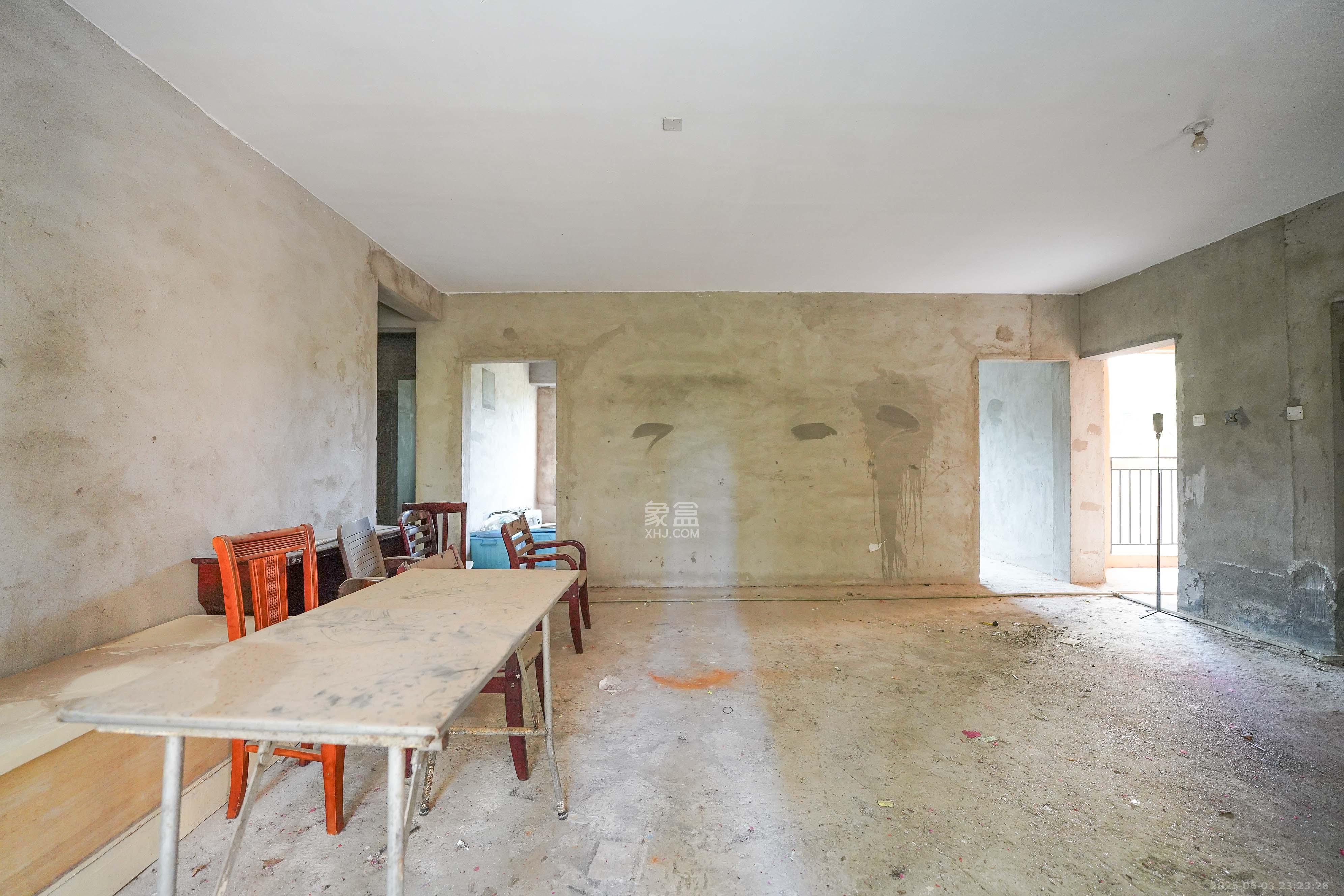 佳兆业君汇上品 3室2厅2卫 55.0万 佳兆业君汇上品 3室2厅2卫 55.0万客厅