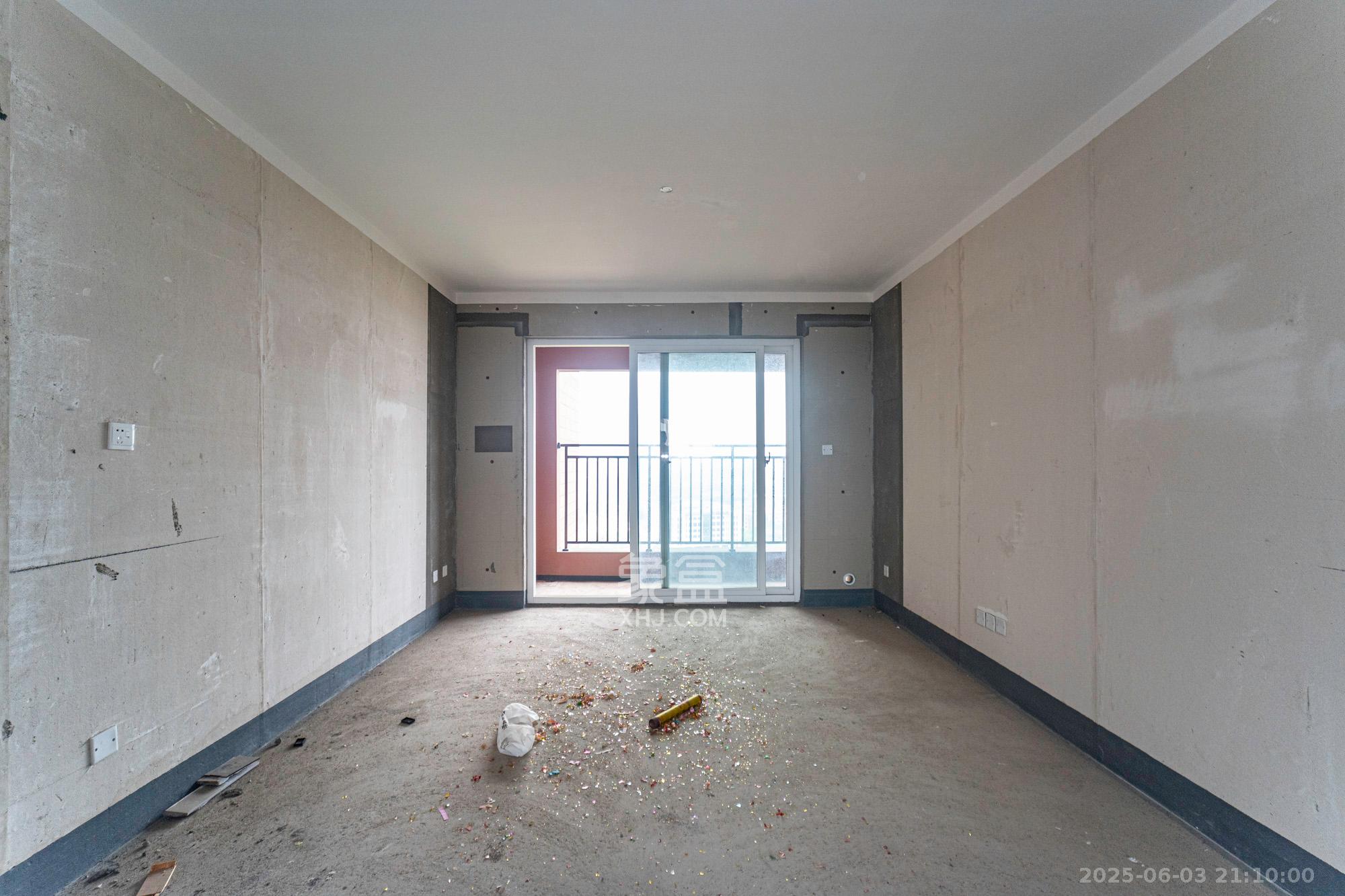 金地艺境  3室2厅2卫    69.8万 金地艺境  3室2厅2卫    69.8万客厅