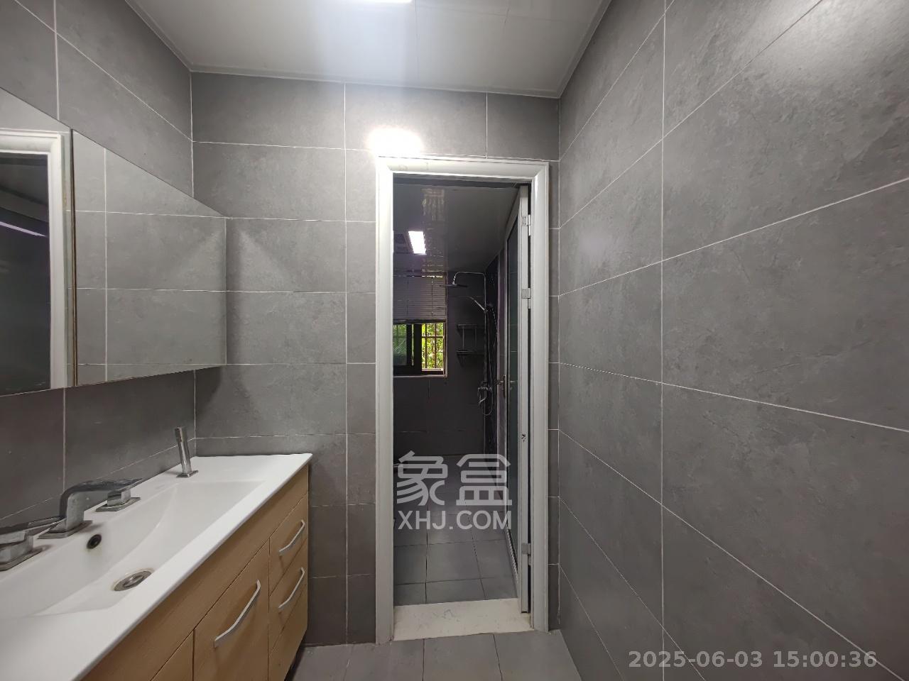 鑫远和城（一、二期）  4室2厅1卫   2600.00元/月室内图