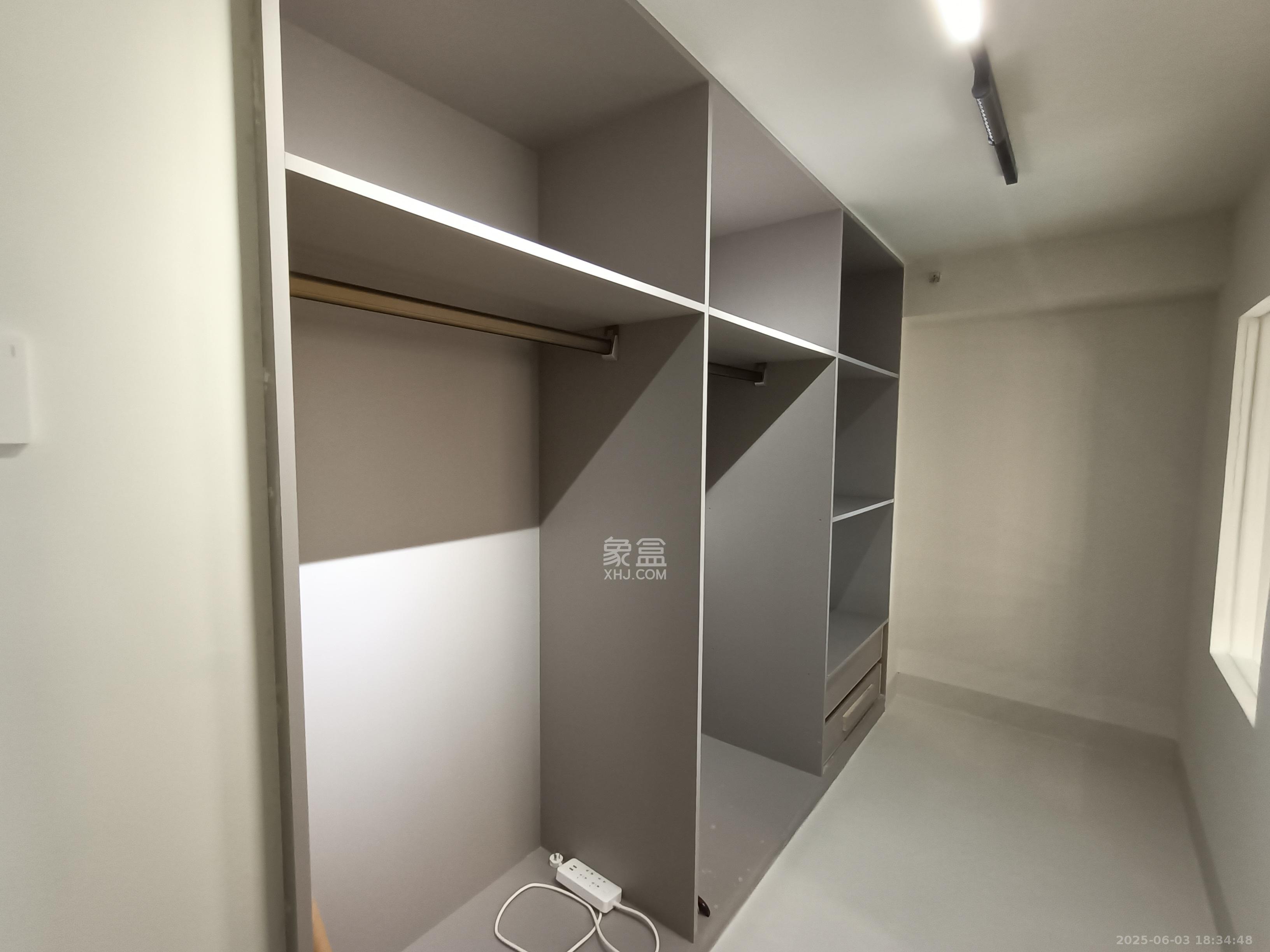 卓越中寰  2室1厅1卫    2500.0元/月 卓越中寰  2室1厅1卫    2500.0元/月室内图