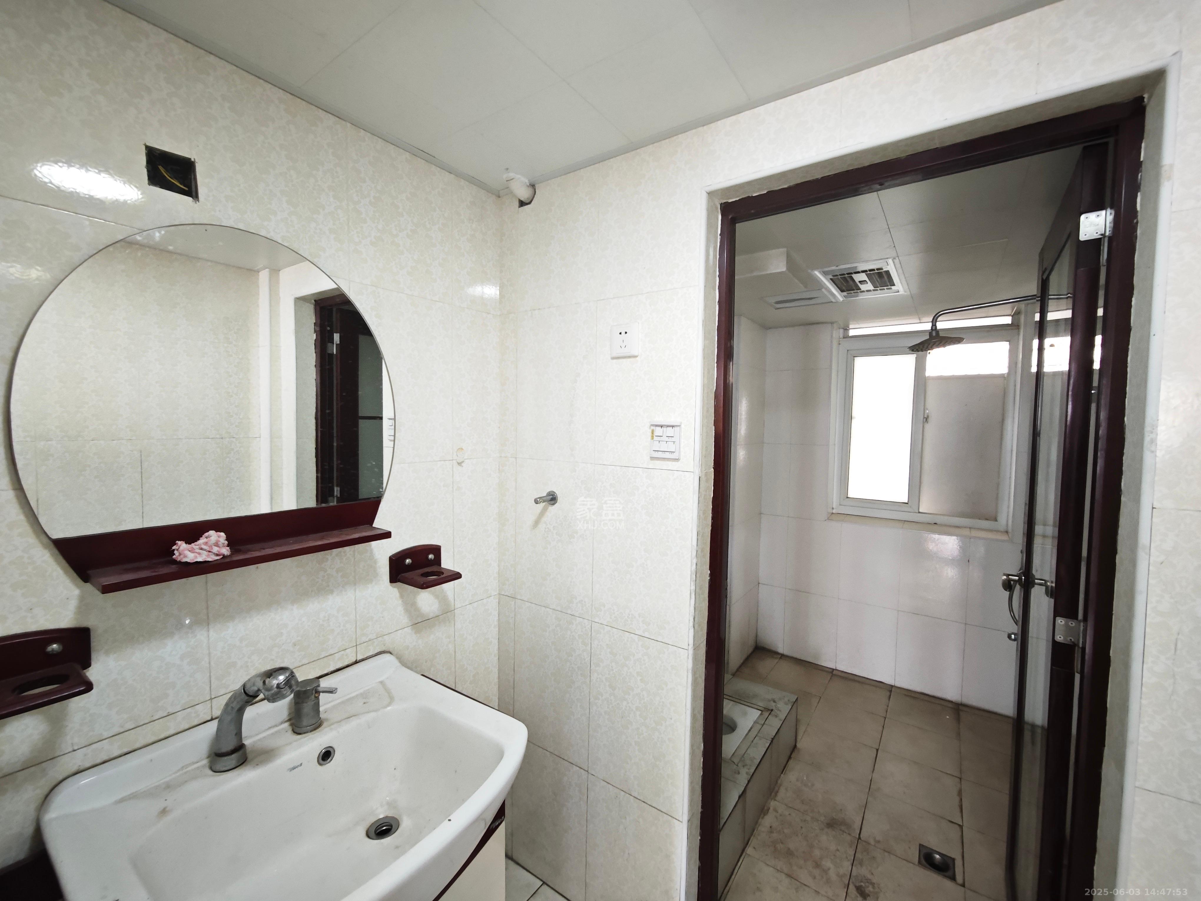 南国新城  3室2厅2卫    2600.0元/月 南国新城  3室2厅2卫    2600.0元/月室内图