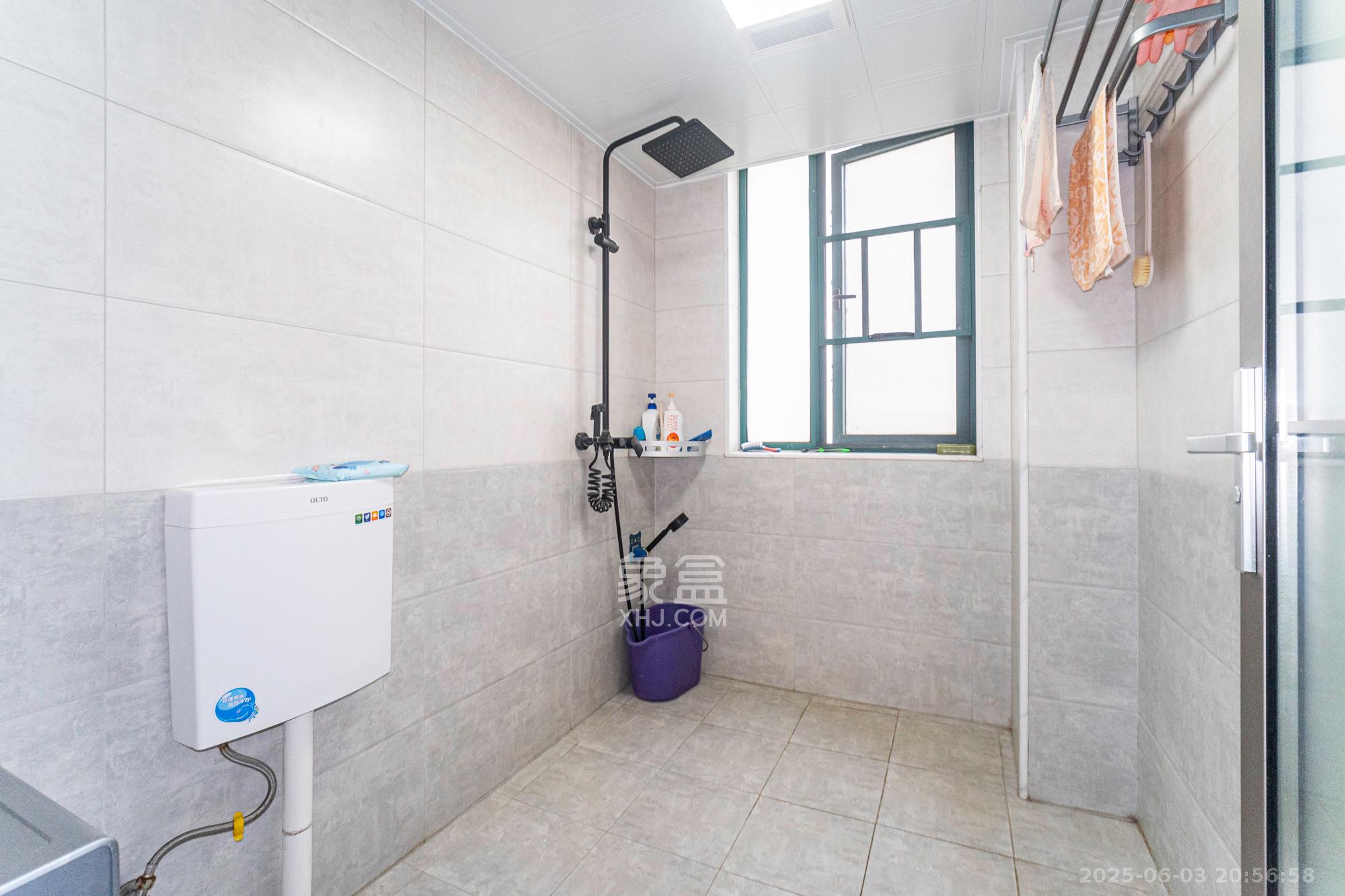 蝴蝶谷 3室2厅2卫 86.8万 蝴蝶谷 3室2厅2卫 86.8万卫生间