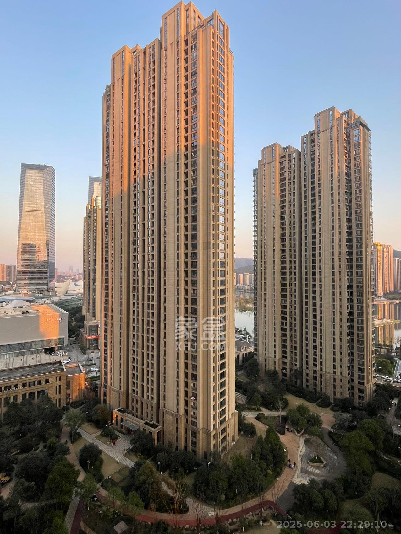 梅溪湖金茂府（金茂广场）（金茂览秀城）  1室2厅1卫   4200.00元/月室内图