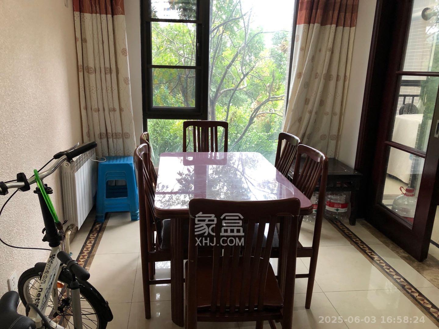 中海国际一期 3室2厅2卫 2100.0元/月 中海国际一期 3室2厅2卫 2100.0元/月室内图