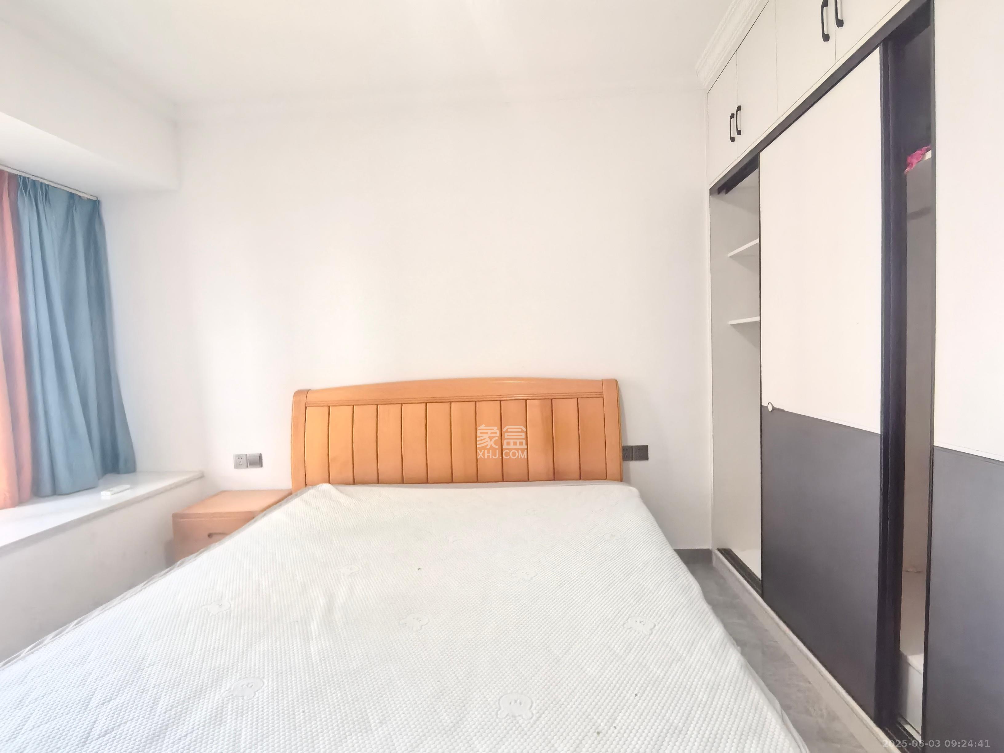 华远海蓝郡  3室2厅2卫   2100.00元/月室内图