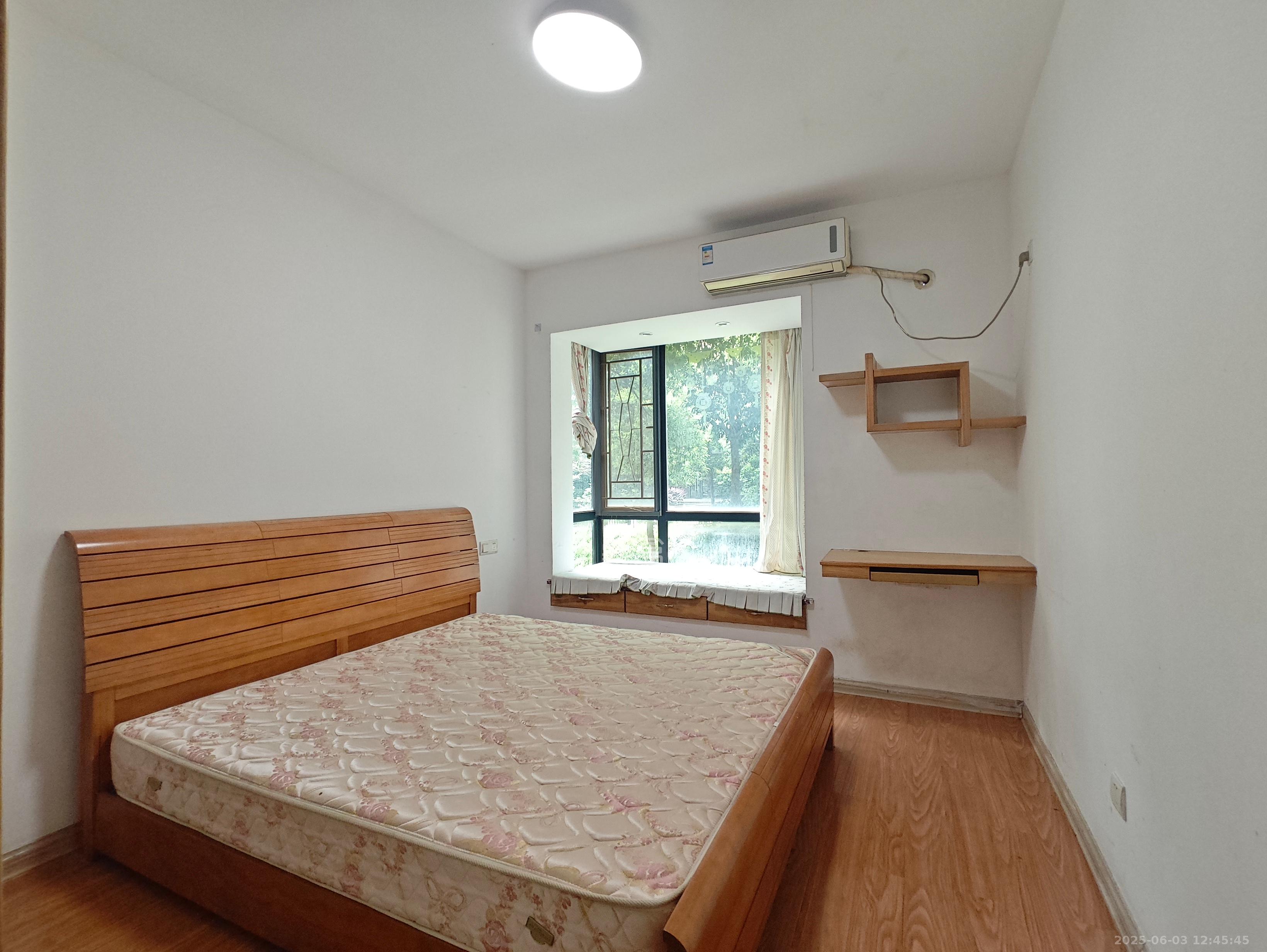 中建麓山和苑  1室2厅1卫   1500.00元/月室内图