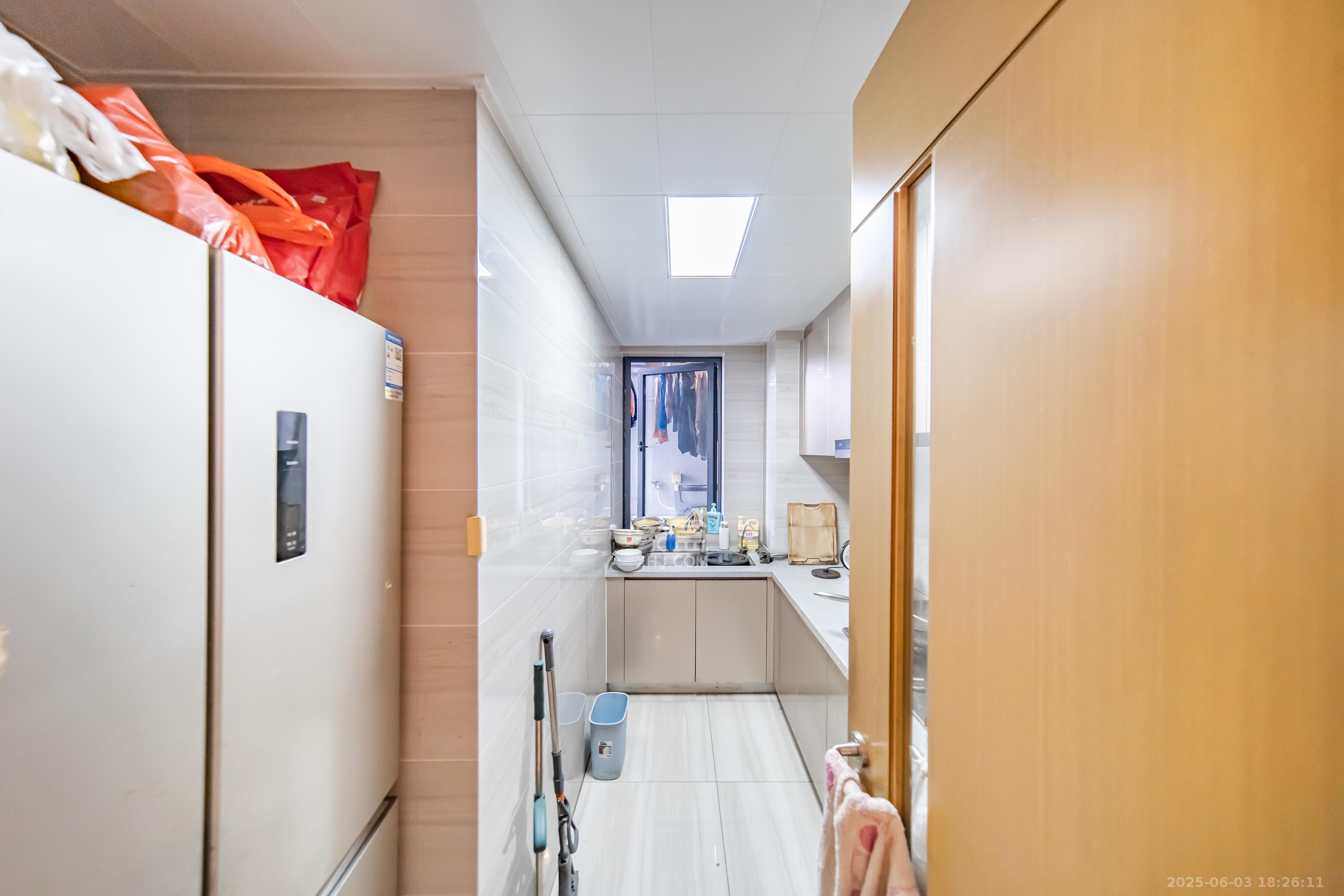 阳光100一期、四五期  2室1厅1卫    84.8万厨房