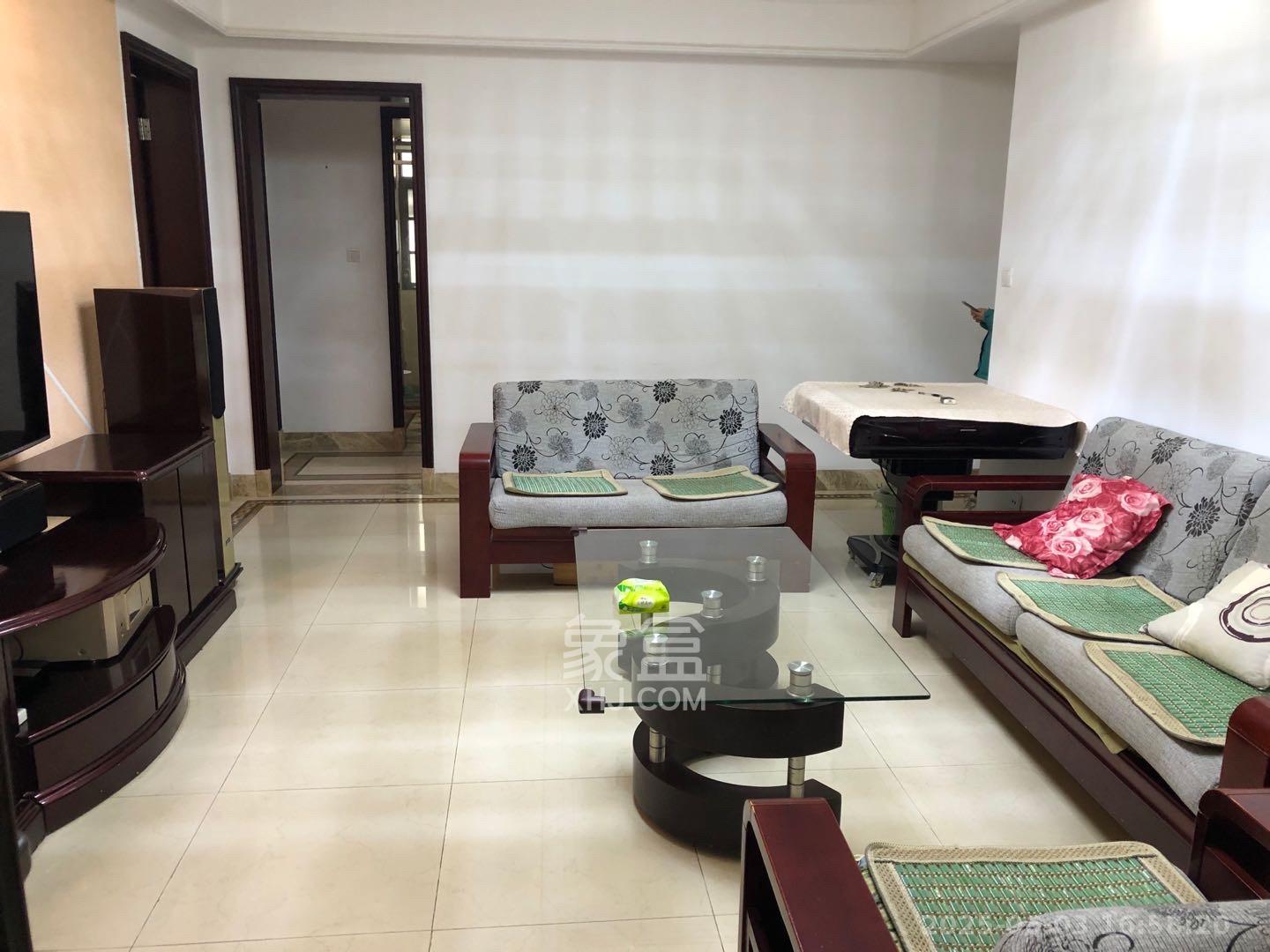 中海国际一期 3室2厅2卫 2100.0元/月 中海国际一期 3室2厅2卫 2100.0元/月室内图