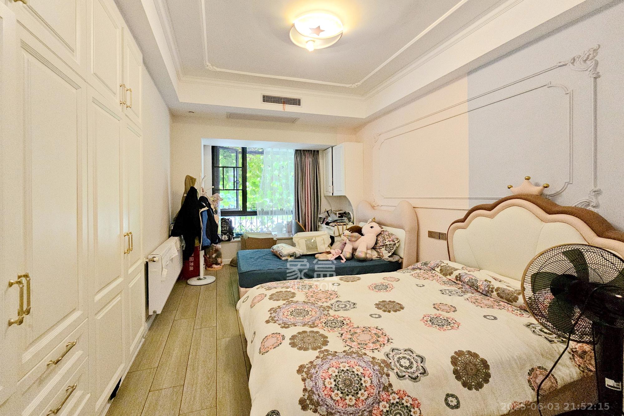 明昇壹城(明昇时代广场)一期 4室2厅3卫 499.0万 明昇壹城(明昇时代广场)一期 4室2厅3卫 499.0万卧室