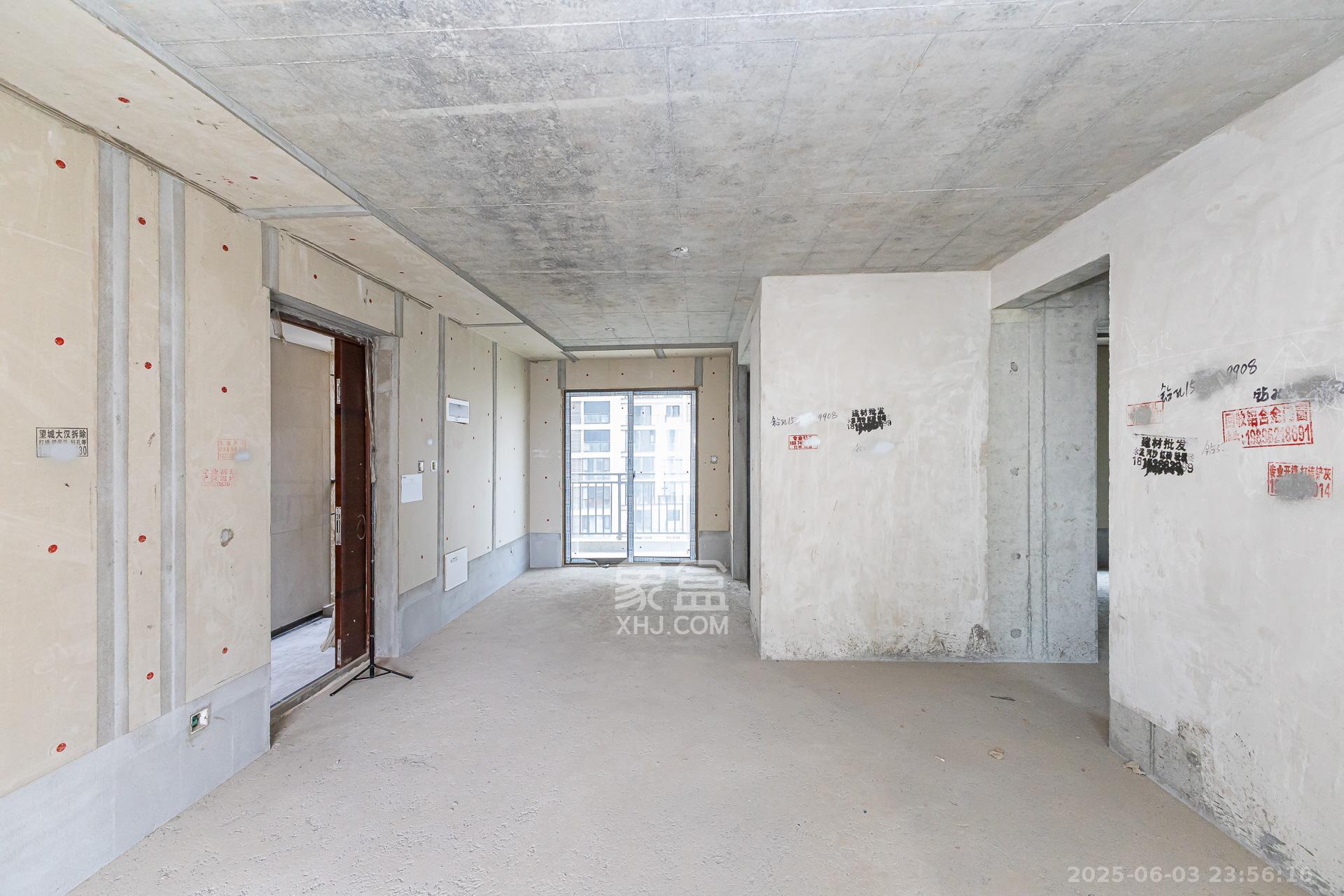 润和湘江天地D区 4室2厅2卫 160.0万 润和湘江天地D区 4室2厅2卫 160.0万客厅