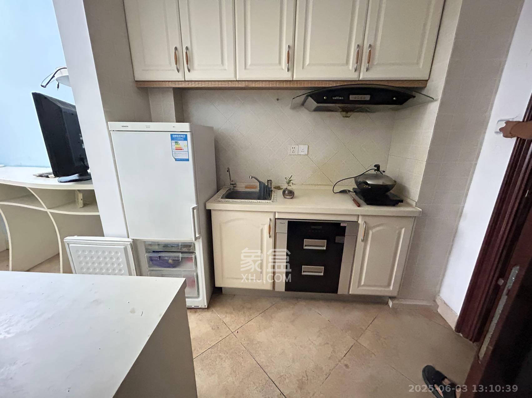 天心华庭 1室1厅1卫 1800.0元/月 天心华庭 1室1厅1卫 1800.0元/月室内图