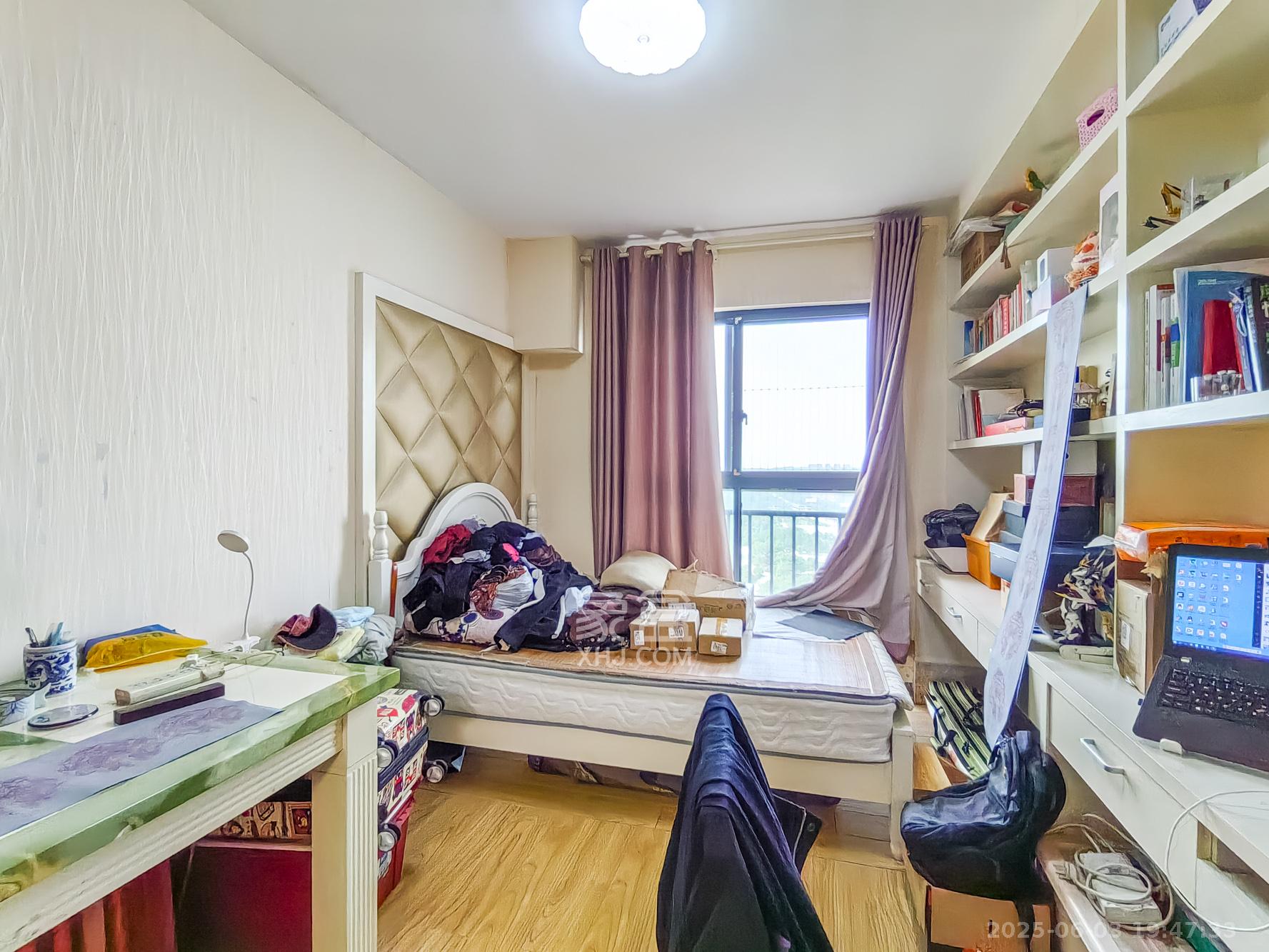 三一街区 3室2厅2卫 83.8万 三一街区 3室2厅2卫 83.8万卧室