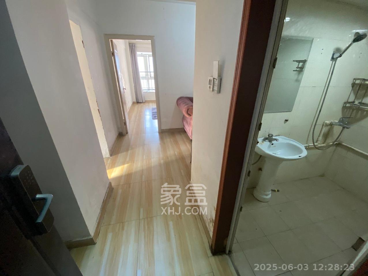 玛依拉山庄  2室1厅1卫   2100.00元/月
