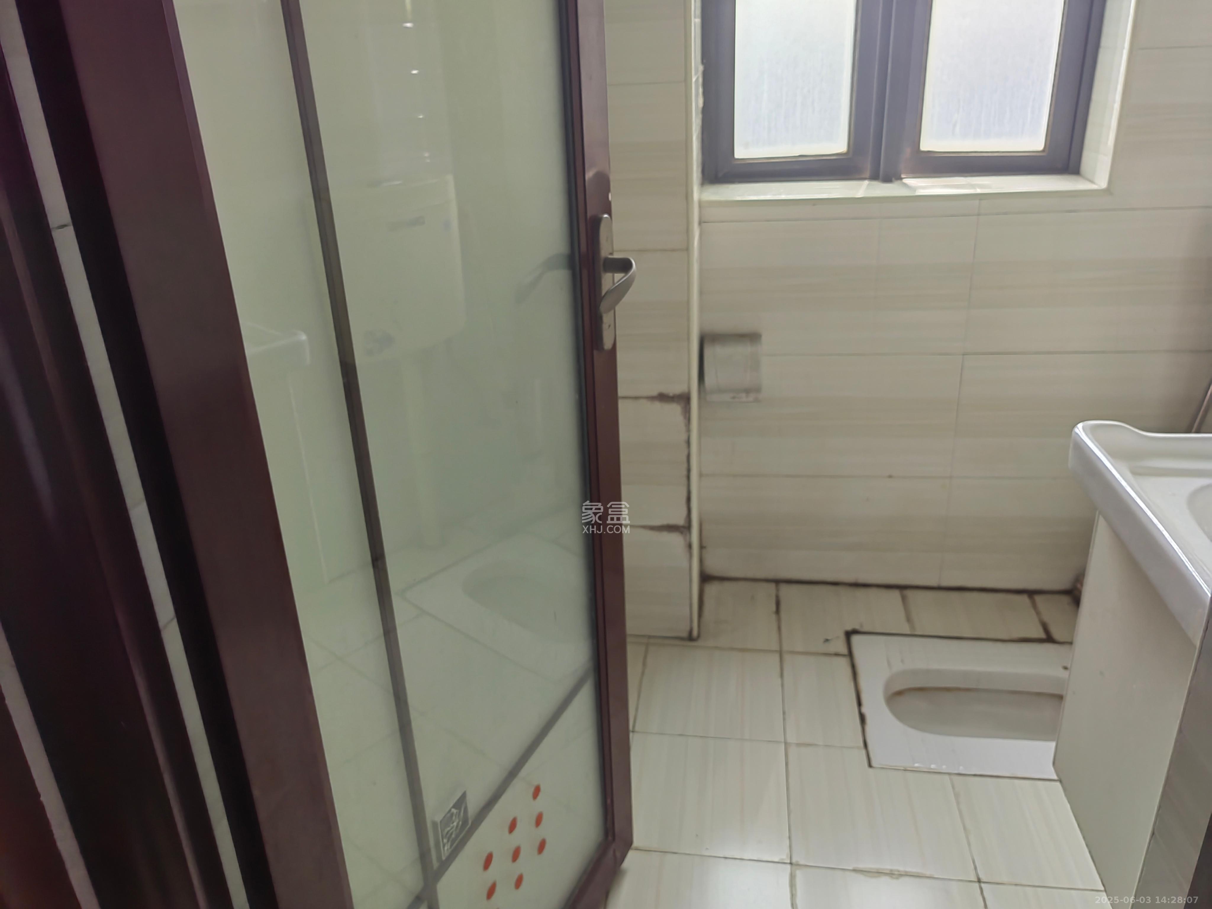 天健壹平方英里(天健芙蓉盛世二期) 6室1厅2卫 5000.0元/月 天健壹平方英里(天健芙蓉盛世二期) 6室1厅2卫 5000.0元/月室内图