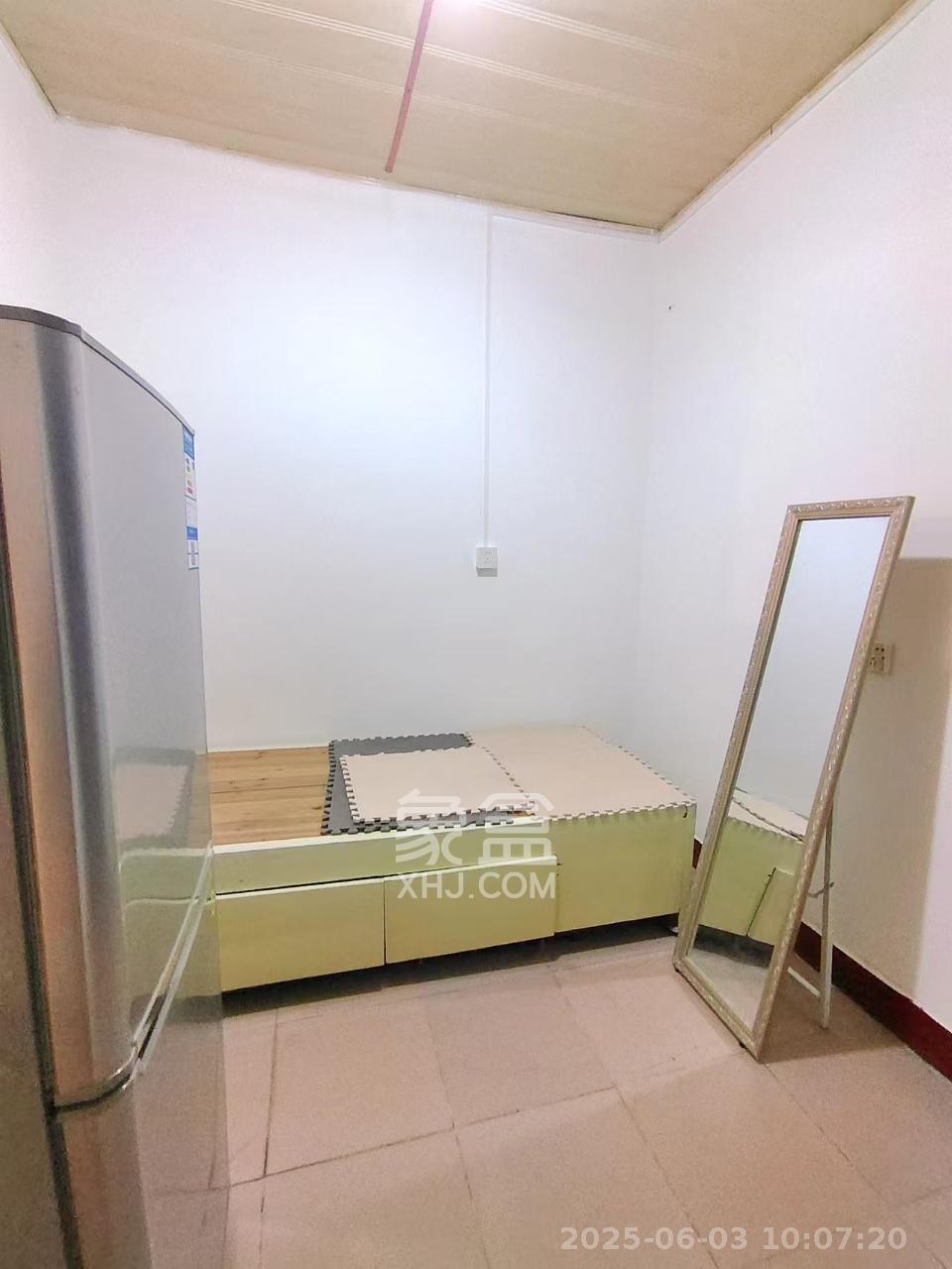 向韶村  1室1厅1卫    1100.0元/月 向韶村  1室1厅1卫    1100.0元/月室内图