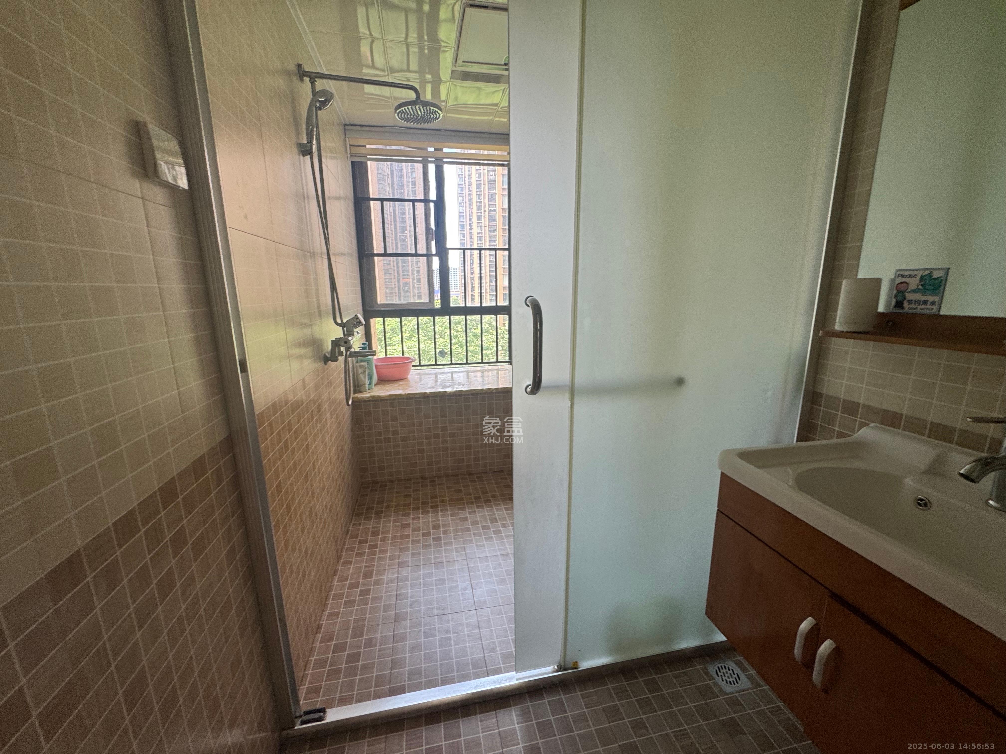 华润凤凰城三期  4室2厅2卫    3200.0元/月 华润凤凰城三期  4室2厅2卫    3200.0元/月室内图