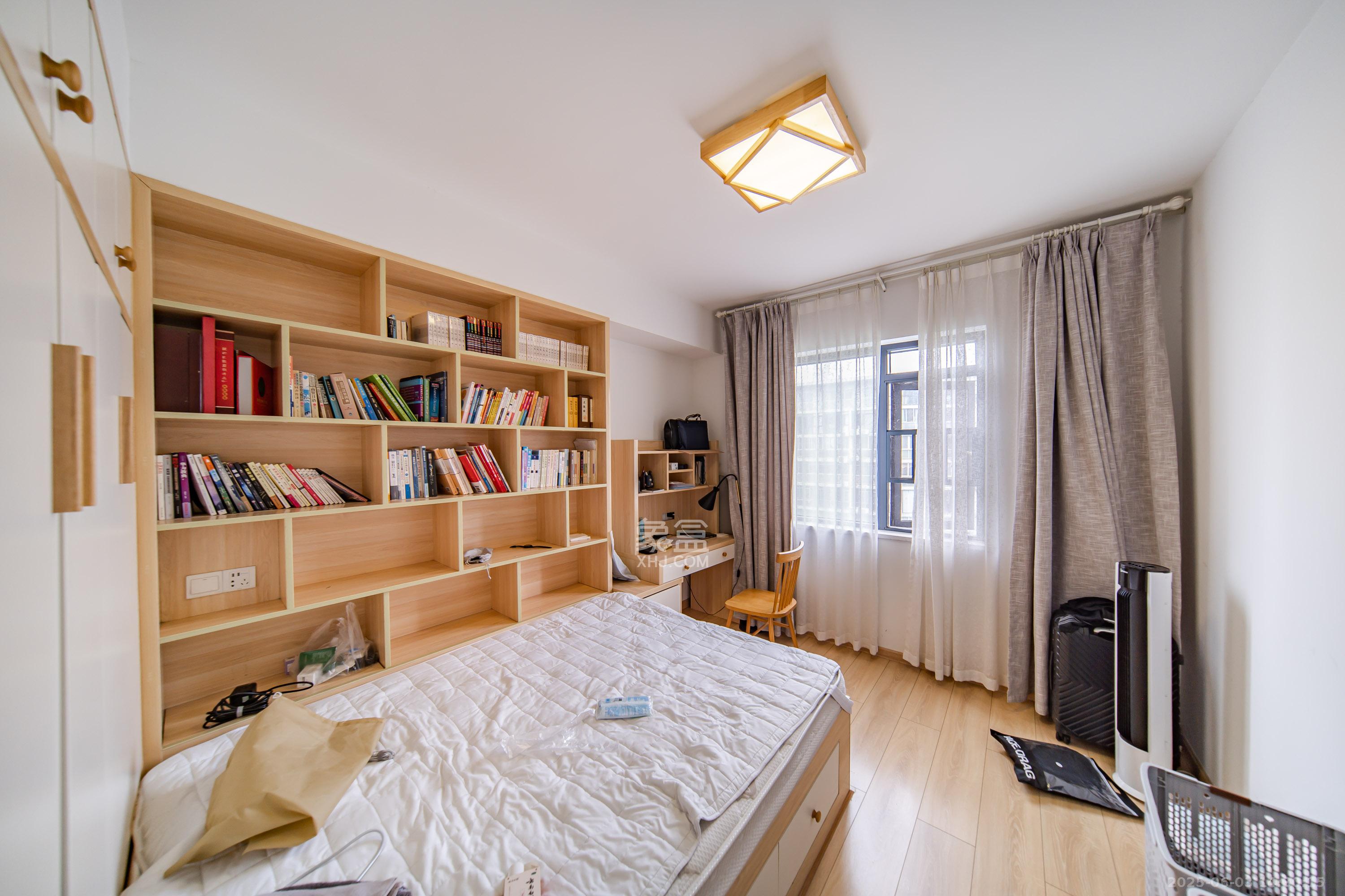 阳光100二期  4室2厅2卫    158.0万 阳光100二期  4室2厅2卫    158.0万卧室