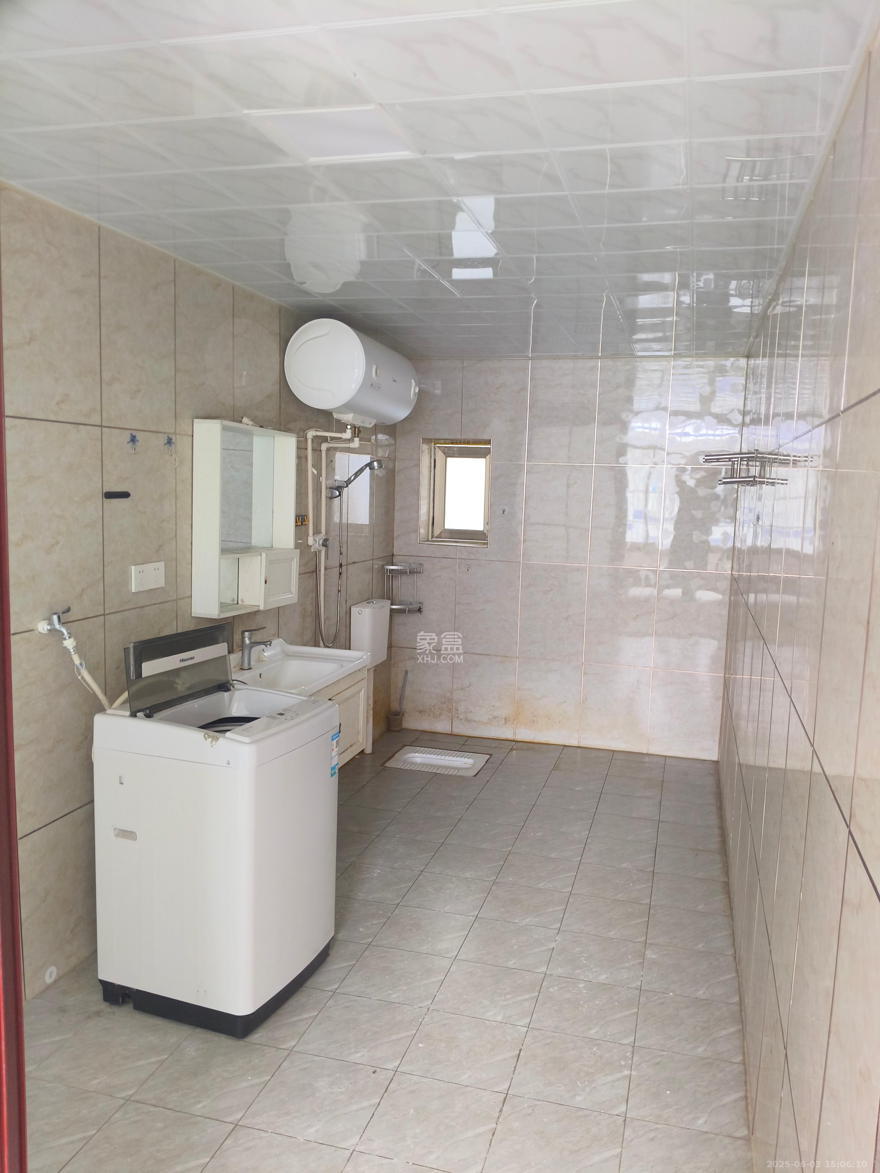 谢家湾安置小区 6室2厅2卫 2200.0元/月 谢家湾安置小区 6室2厅2卫 2200.0元/月室内图