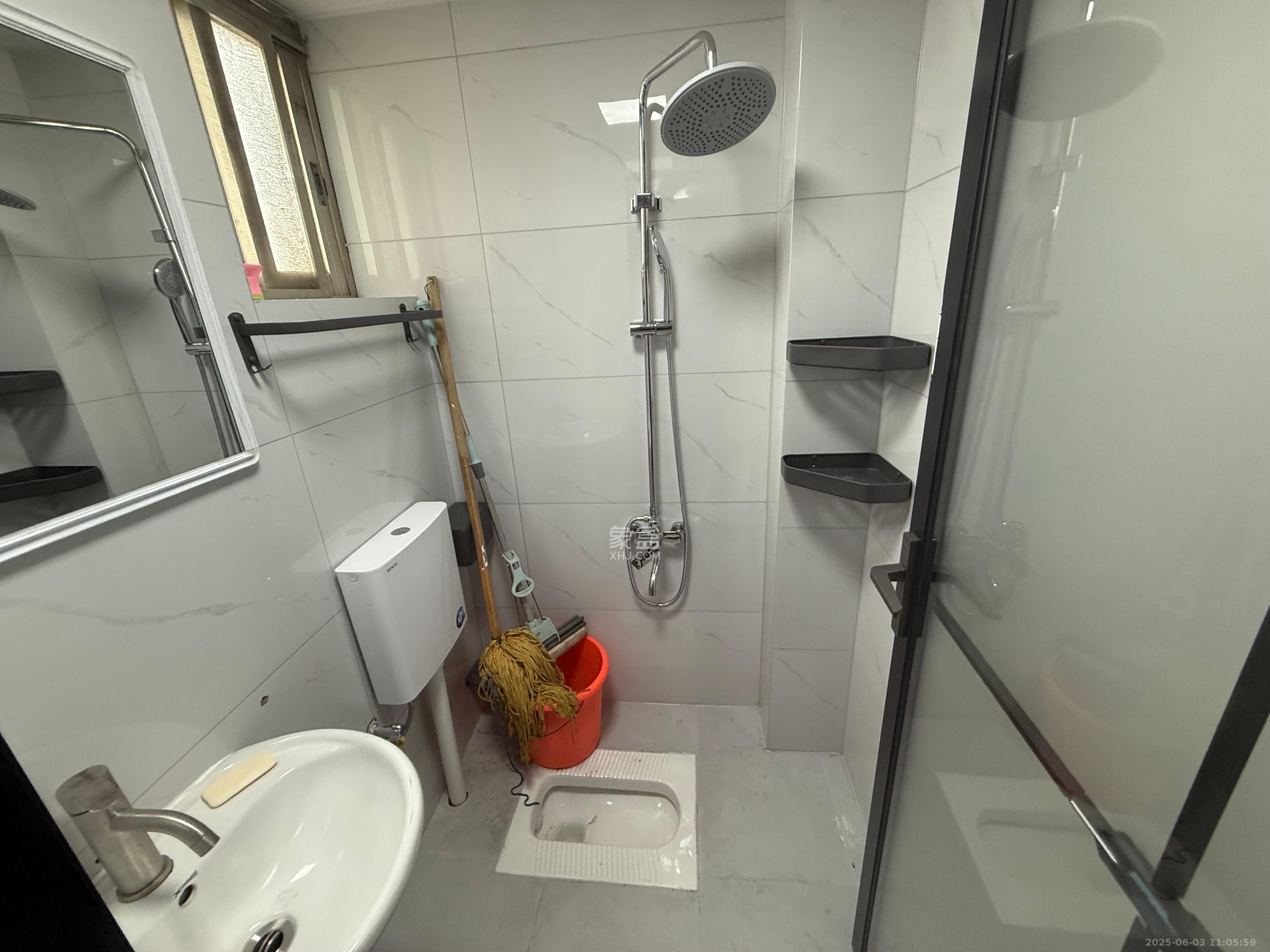 司法厅宿舍  3室1厅2卫    3000.0元/月室内图