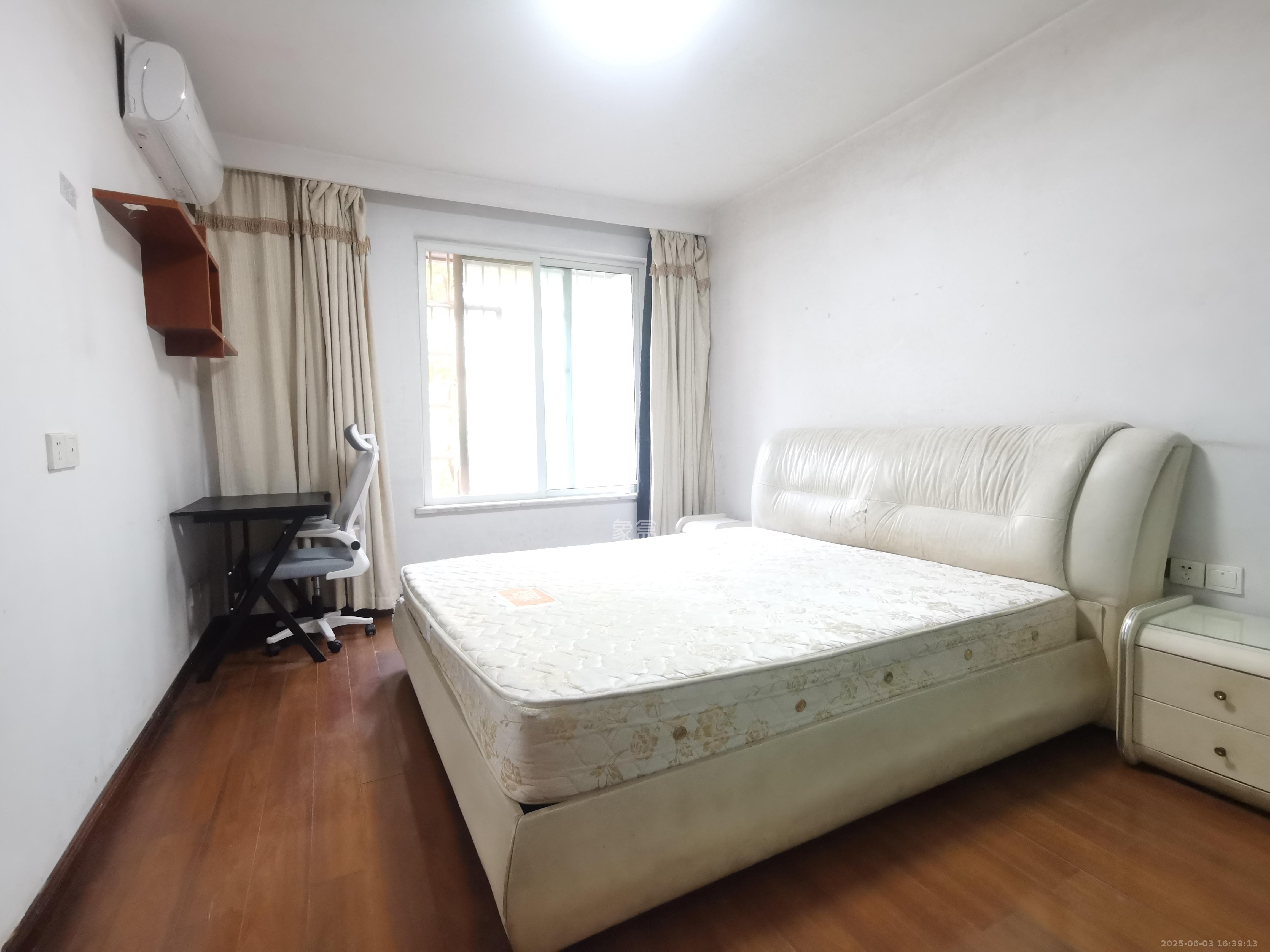 枫林美景  2室1厅1卫    2100.0元/月室内图