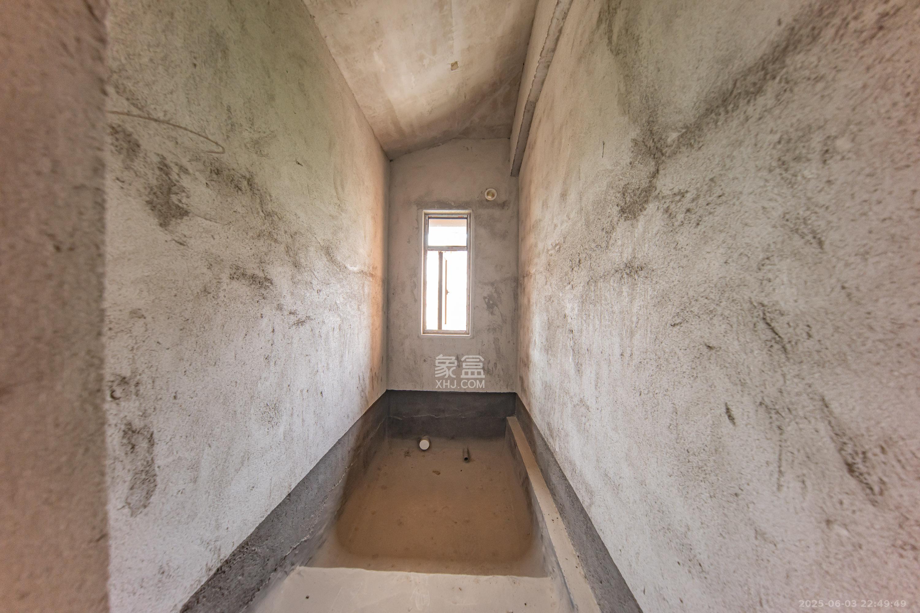 江山帝景雅墅(普罗旺斯)  7室2厅4卫    395.0万 江山帝景雅墅(普罗旺斯)  7室2厅4卫    395.0万卫生间