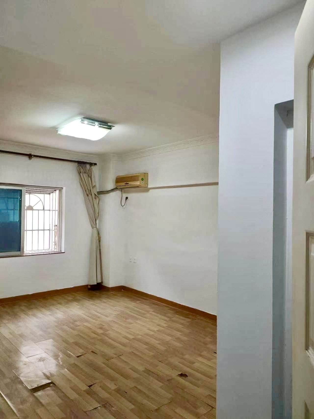 富华商厦(富华大厦) 3室2厅2卫 2500.0元/月 富华商厦(富华大厦) 3室2厅2卫 2500.0元/月室内图