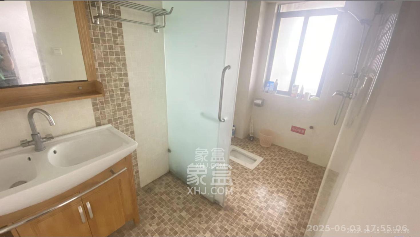 奋飞一百小区 4室2厅2卫 1500.0元/月 奋飞一百小区 4室2厅2卫 1500.0元/月室内图