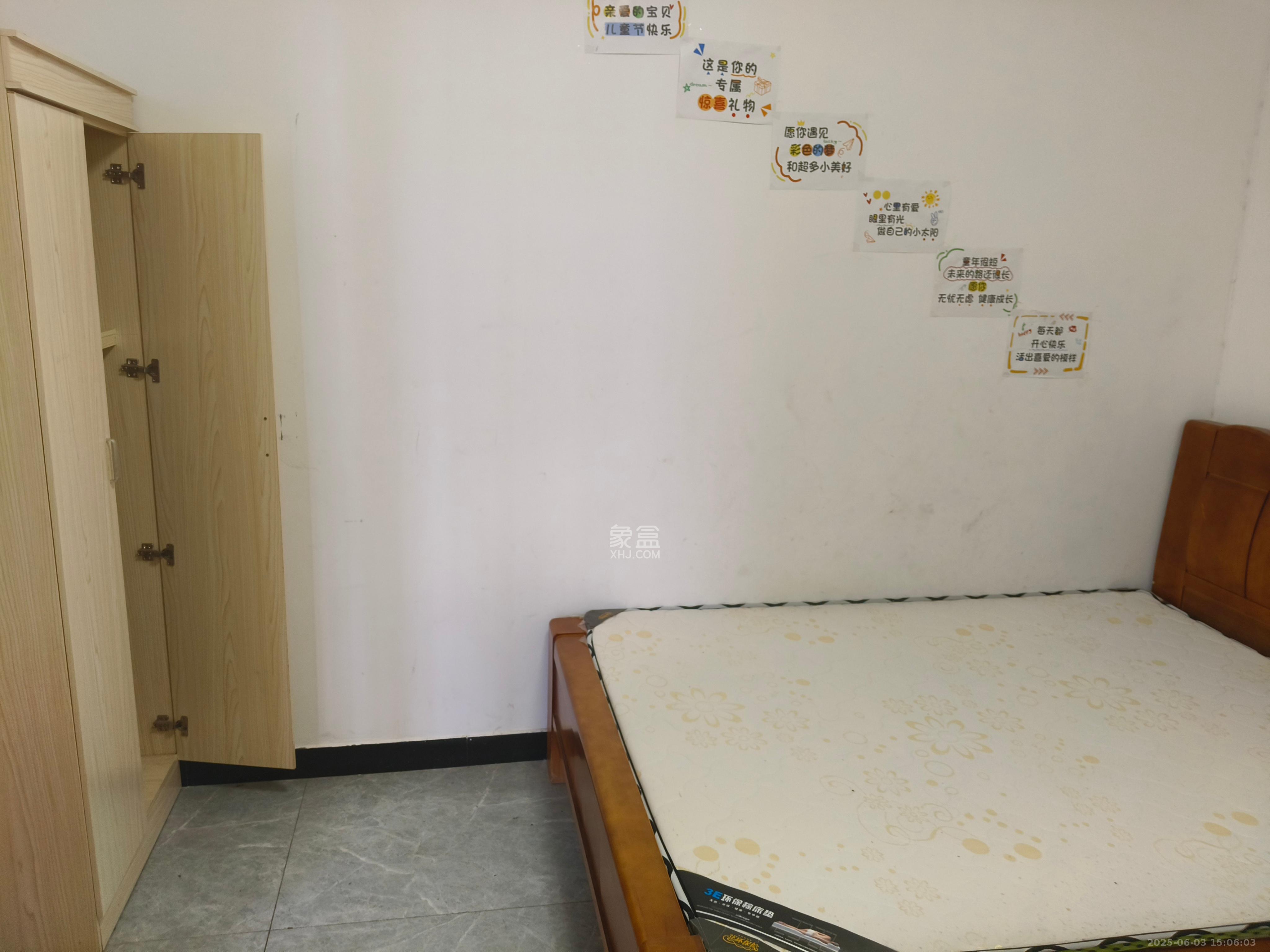 谢家湾安置小区 6室2厅2卫 2200.0元/月 谢家湾安置小区 6室2厅2卫 2200.0元/月室内图