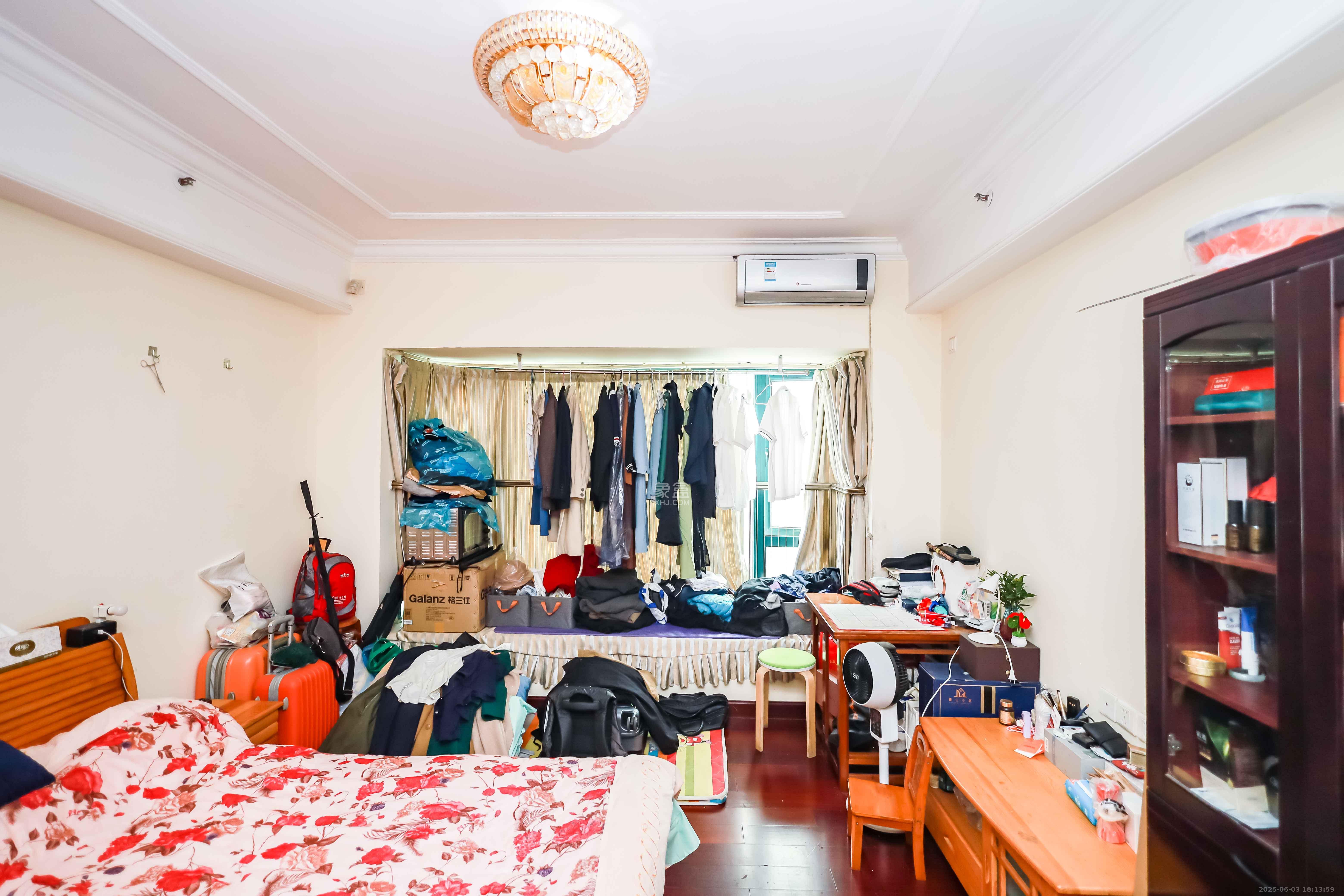 恒大华府 1室1厅1卫 18.5万 恒大华府 1室1厅1卫 18.5万卧室