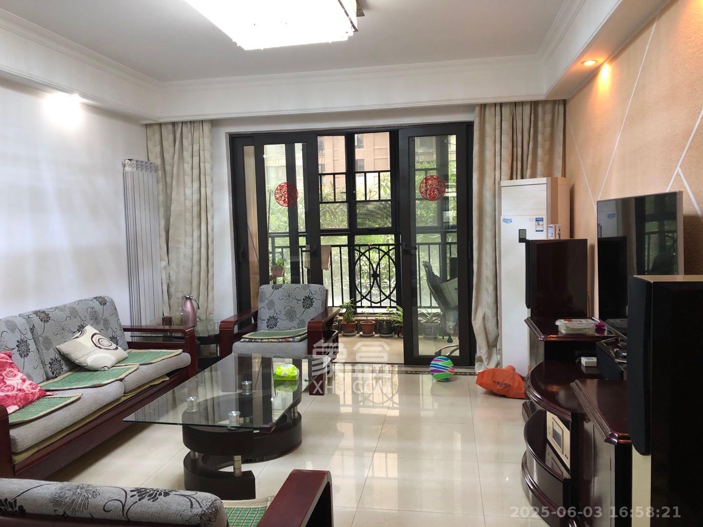 中海国际一期 3室2厅2卫 2100.0元/月 中海国际一期 3室2厅2卫 2100.0元/月室内图