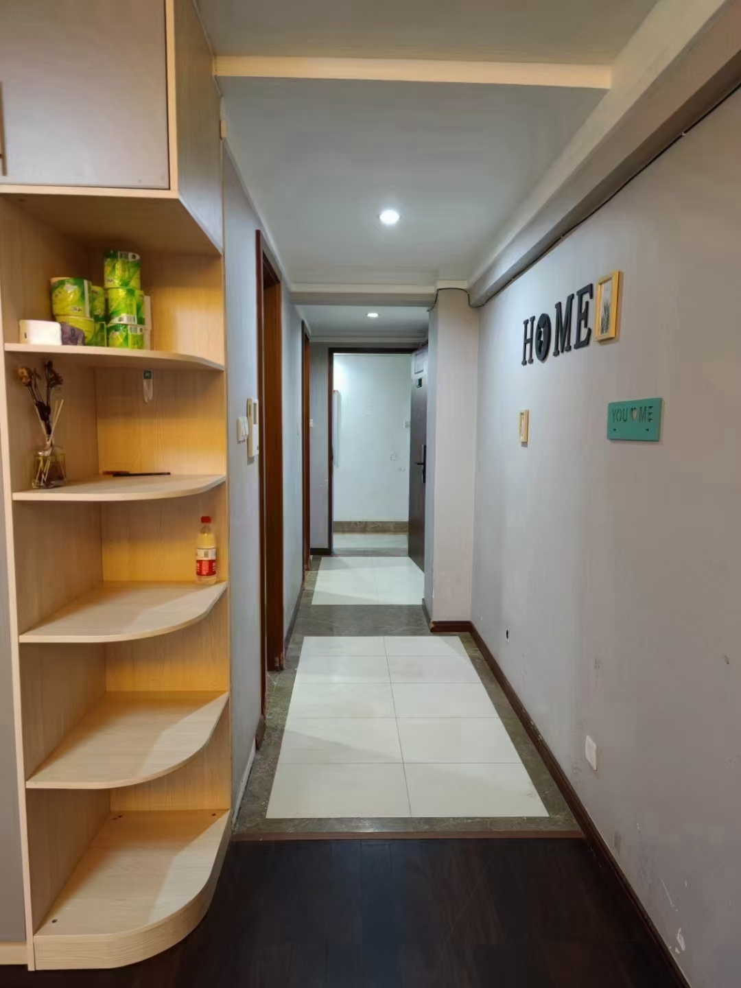 万科浪琴湾 1室1厅1卫 100.0万 万科浪琴湾 1室1厅1卫 100.0万客厅