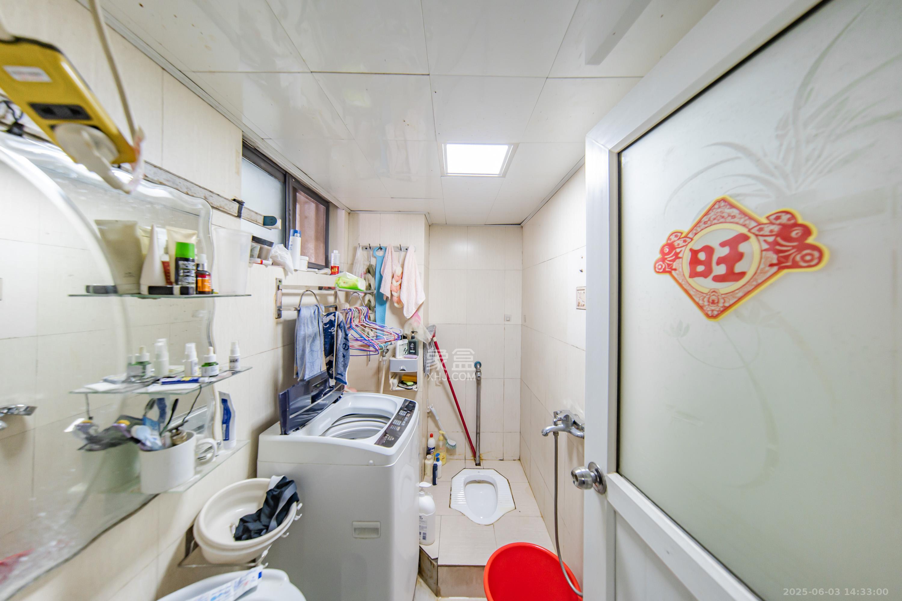 阳光100二期 2室1厅1卫 28.0万 阳光100二期 2室1厅1卫 28.0万卫生间