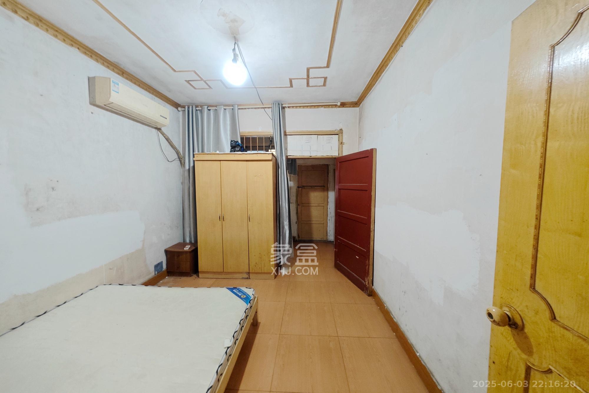 阀门厂宿舍  2室1厅1卫   35.80万卧室