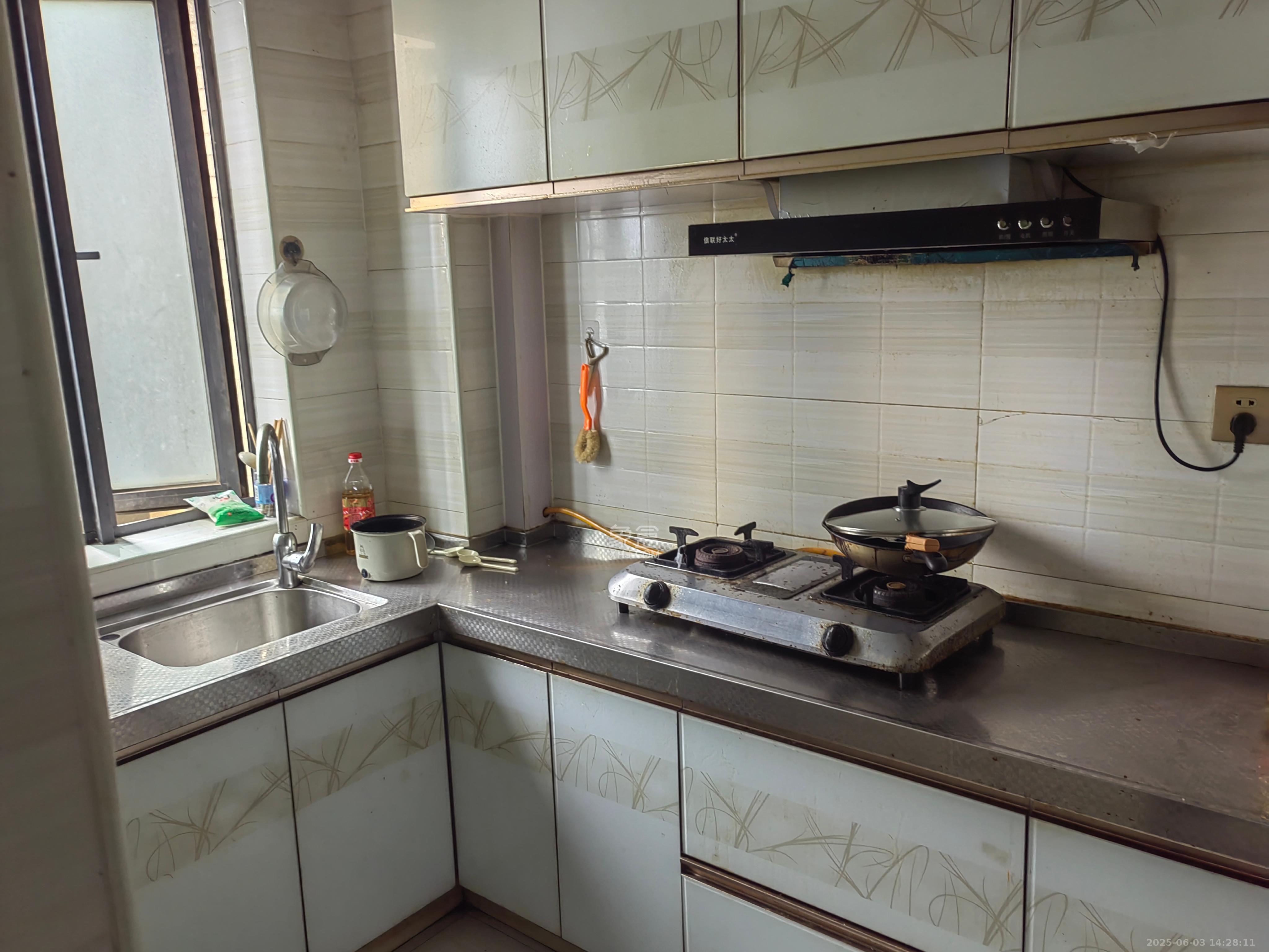 天健壹平方英里(天健芙蓉盛世二期) 6室1厅2卫 5000.0元/月 天健壹平方英里(天健芙蓉盛世二期) 6室1厅2卫 5000.0元/月室内图