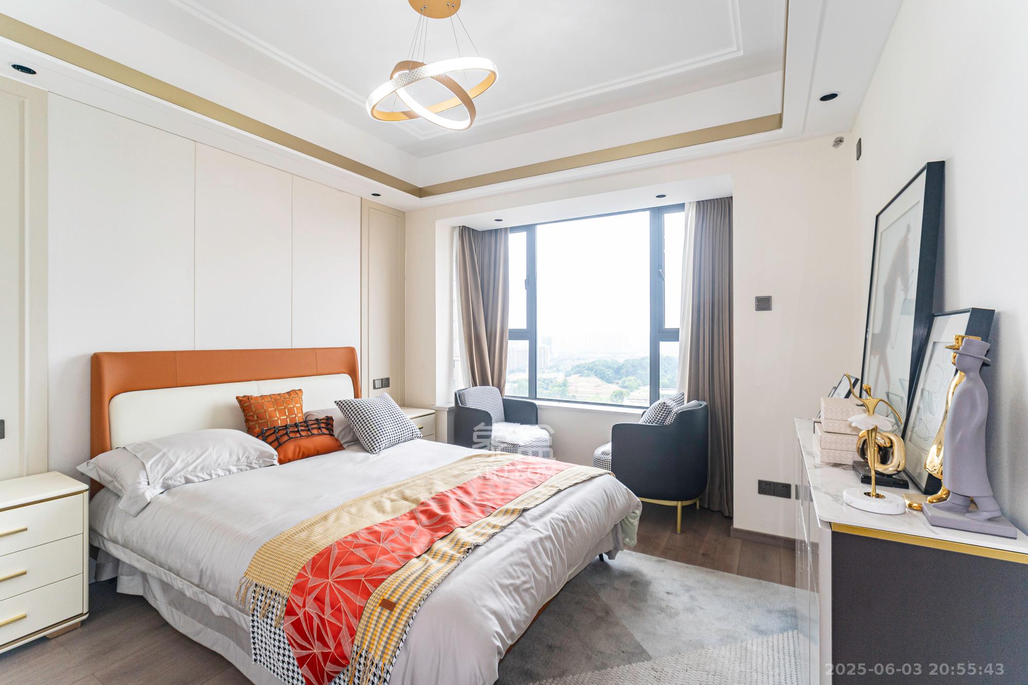 九玺铭城（九玺华府）  4室2厅2卫    112.0万卧室