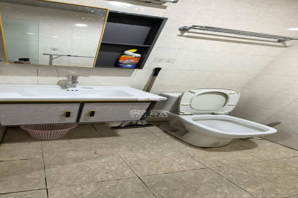 泉昇同福大厦 1室1厅1卫 1600.0元/月 泉昇同福大厦 1室1厅1卫 1600.0元/月室内图