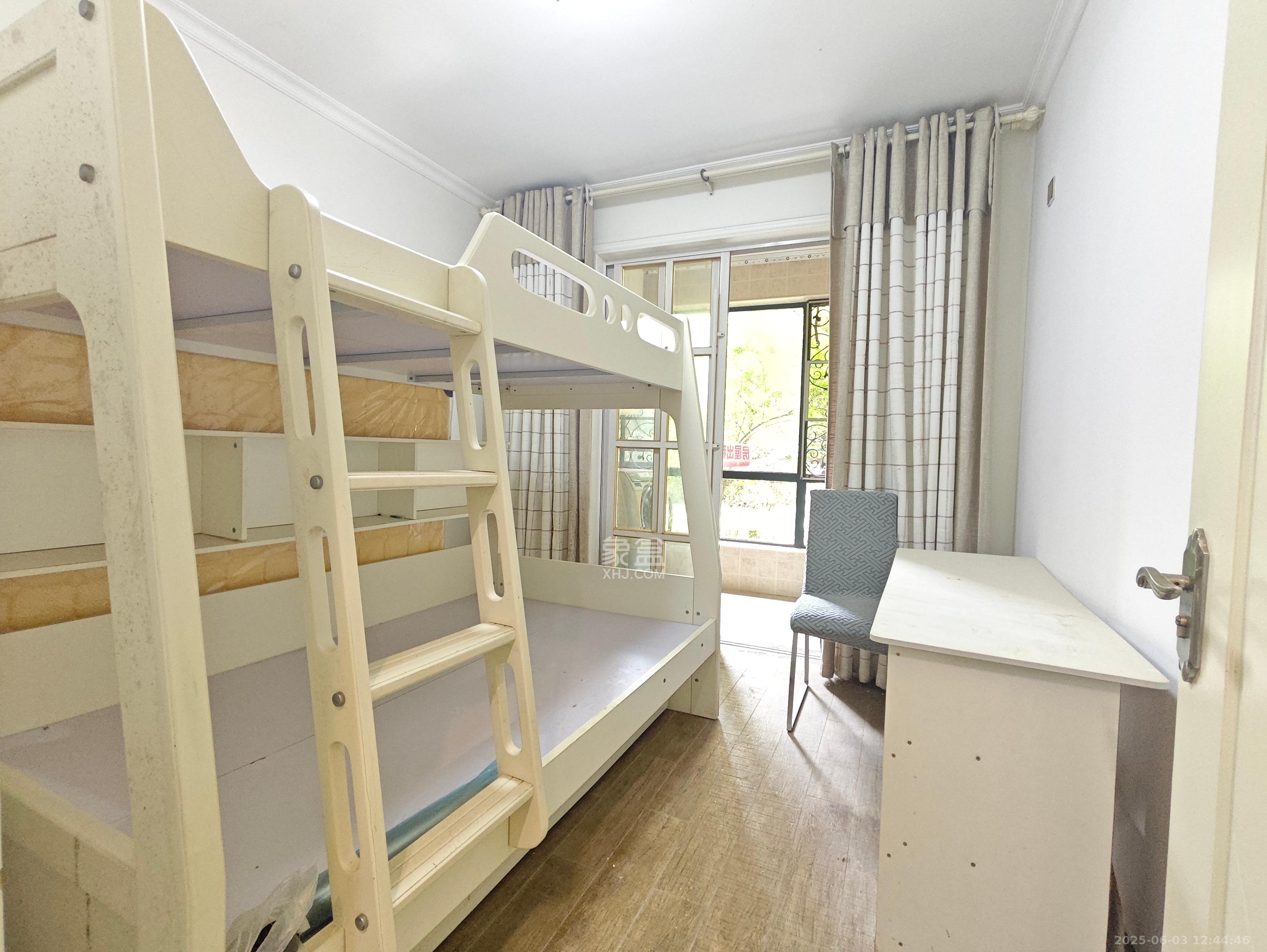 中建麓山和苑  1室2厅1卫   1600.00元/月室内图