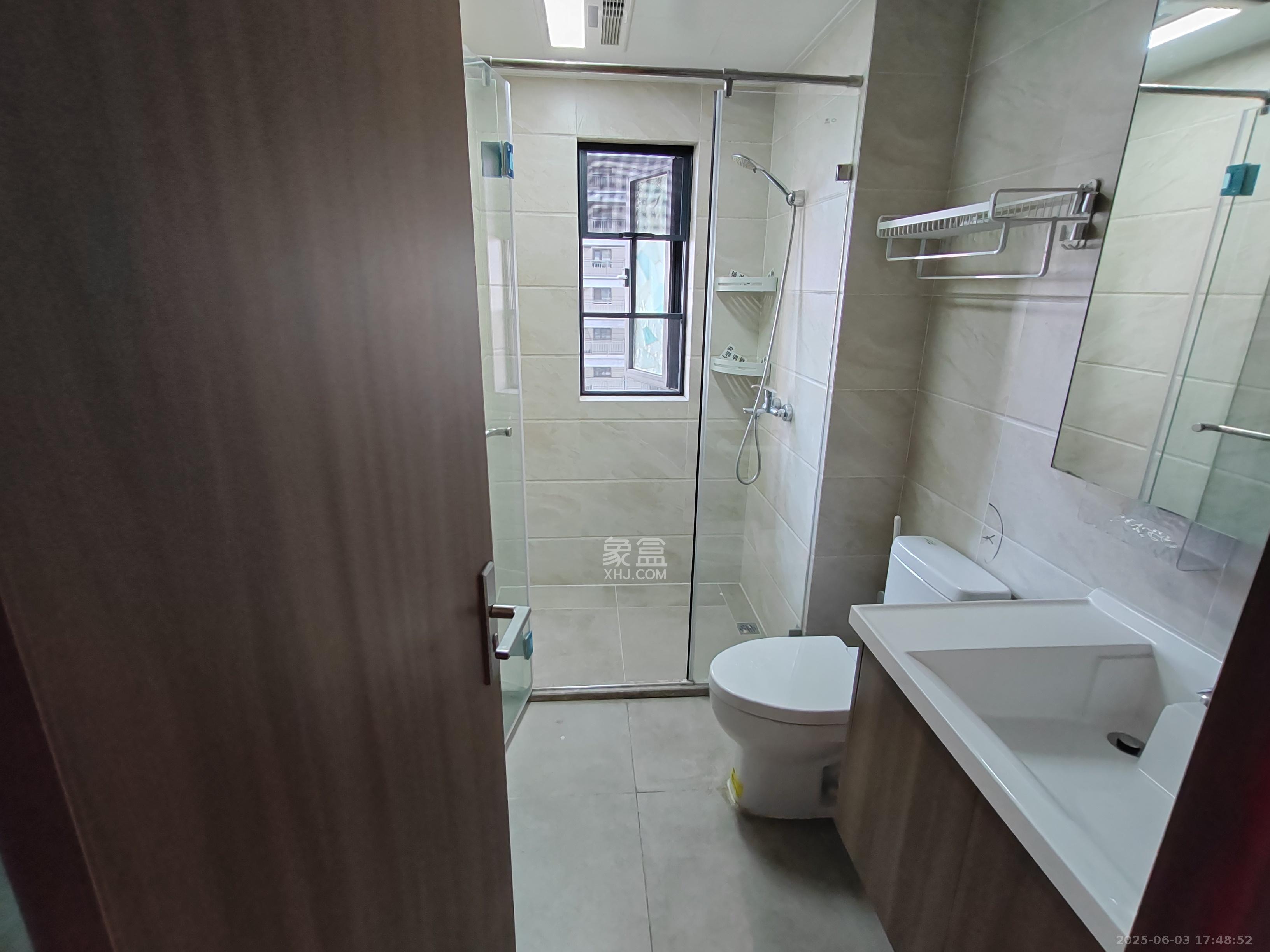保利恒伟时光印象  4室2厅2卫   2700.00元/月室内图
