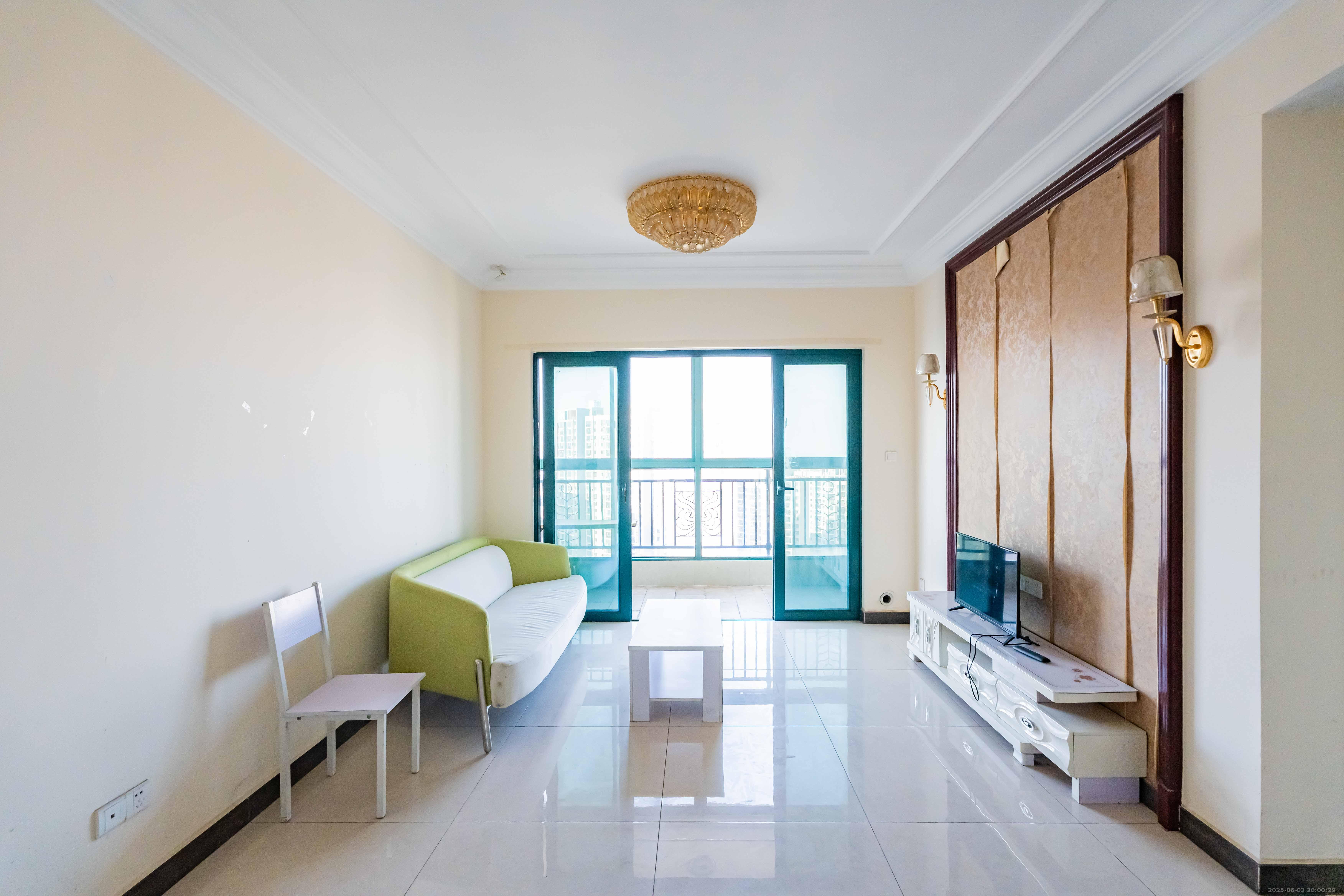 恒大雅苑  3室2厅1卫    63.0万 恒大雅苑  3室2厅1卫    63.0万客厅