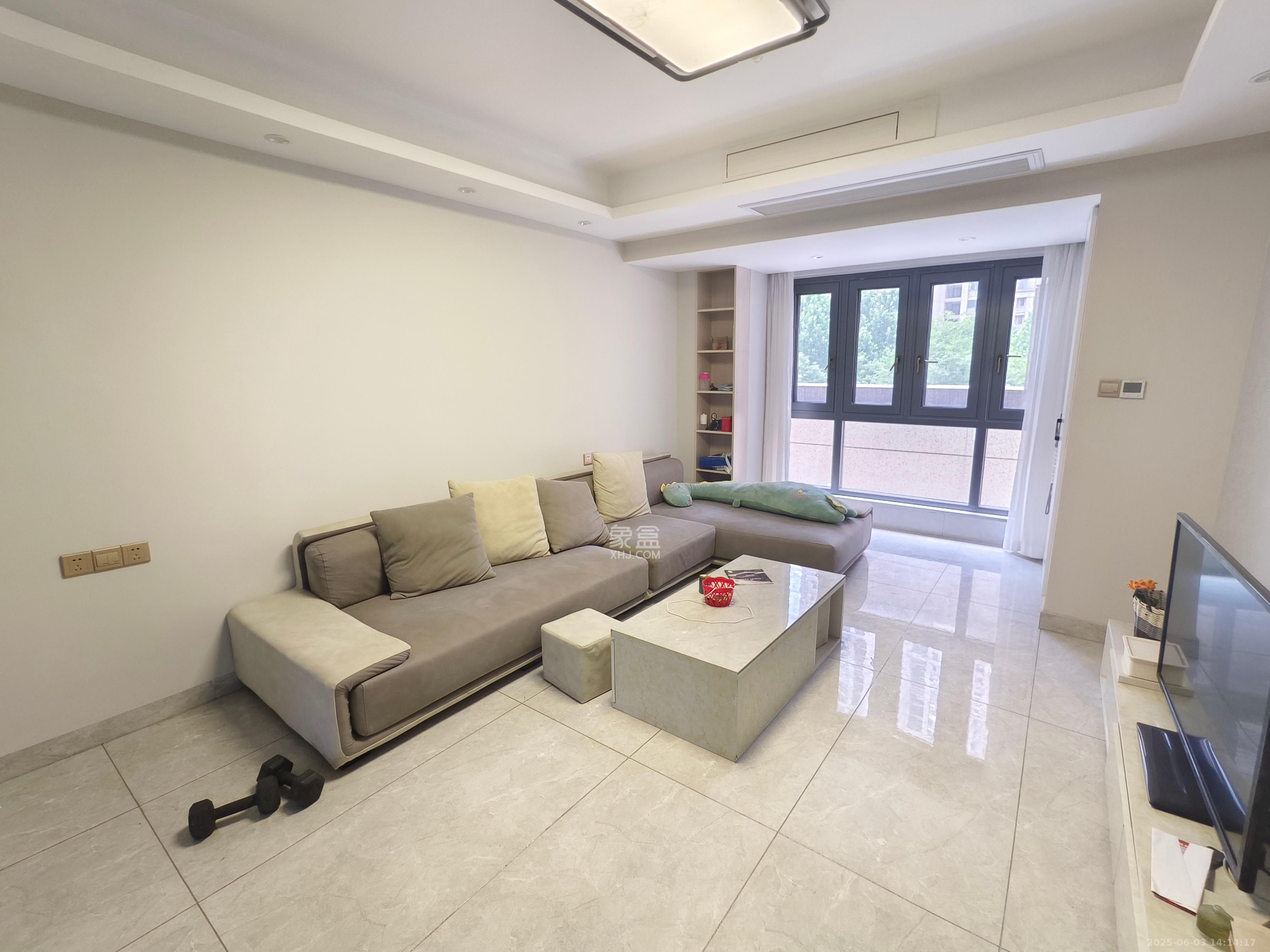 卓越浅水湾 3室2厅1卫 3200.0元/月 卓越浅水湾 3室2厅1卫 3200.0元/月室内图