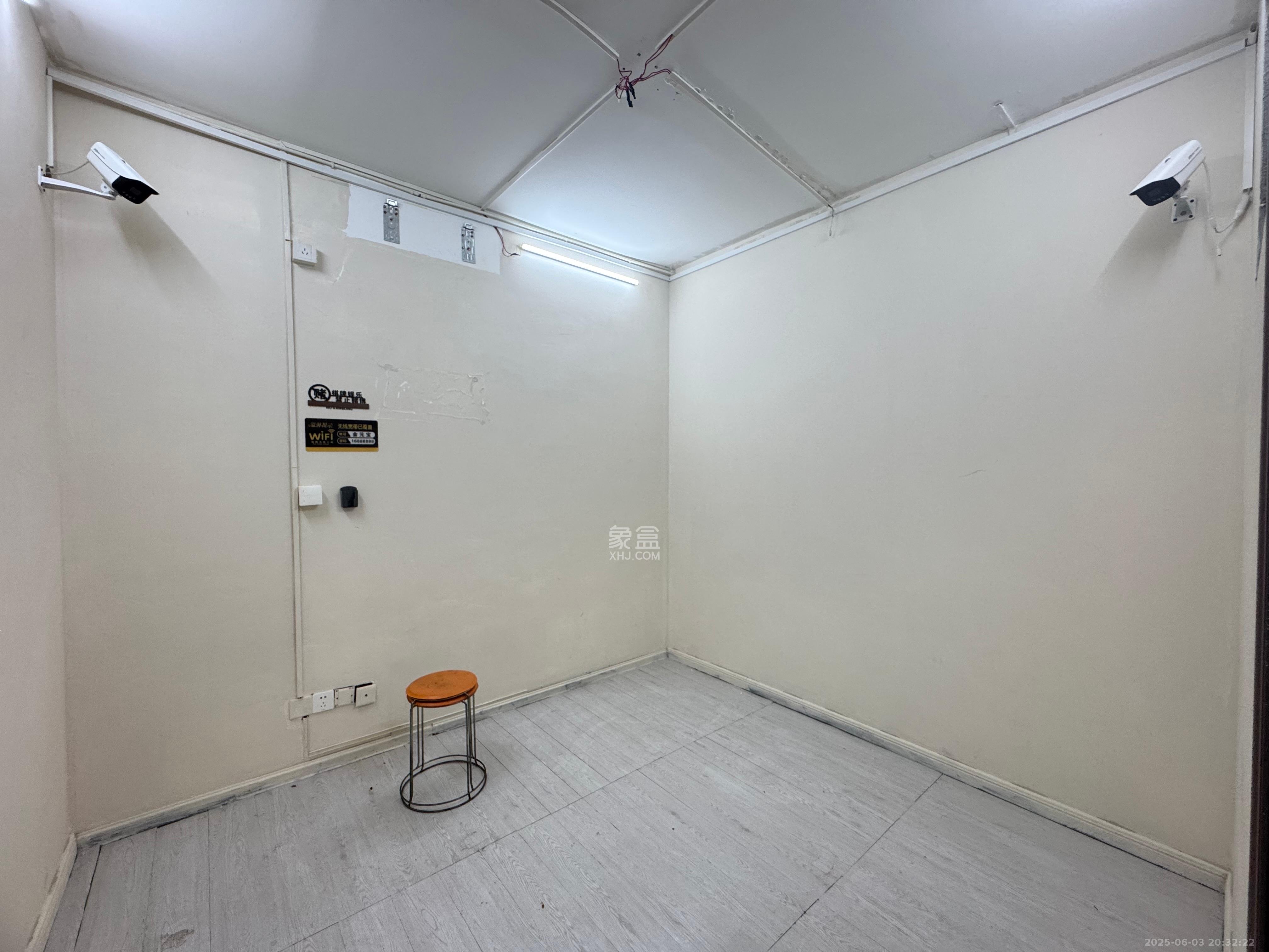 湘诚时速风标 4室0厅0卫 2000.00元/月 湘诚时速风标 4室0厅0卫 2000.00元/月室内图