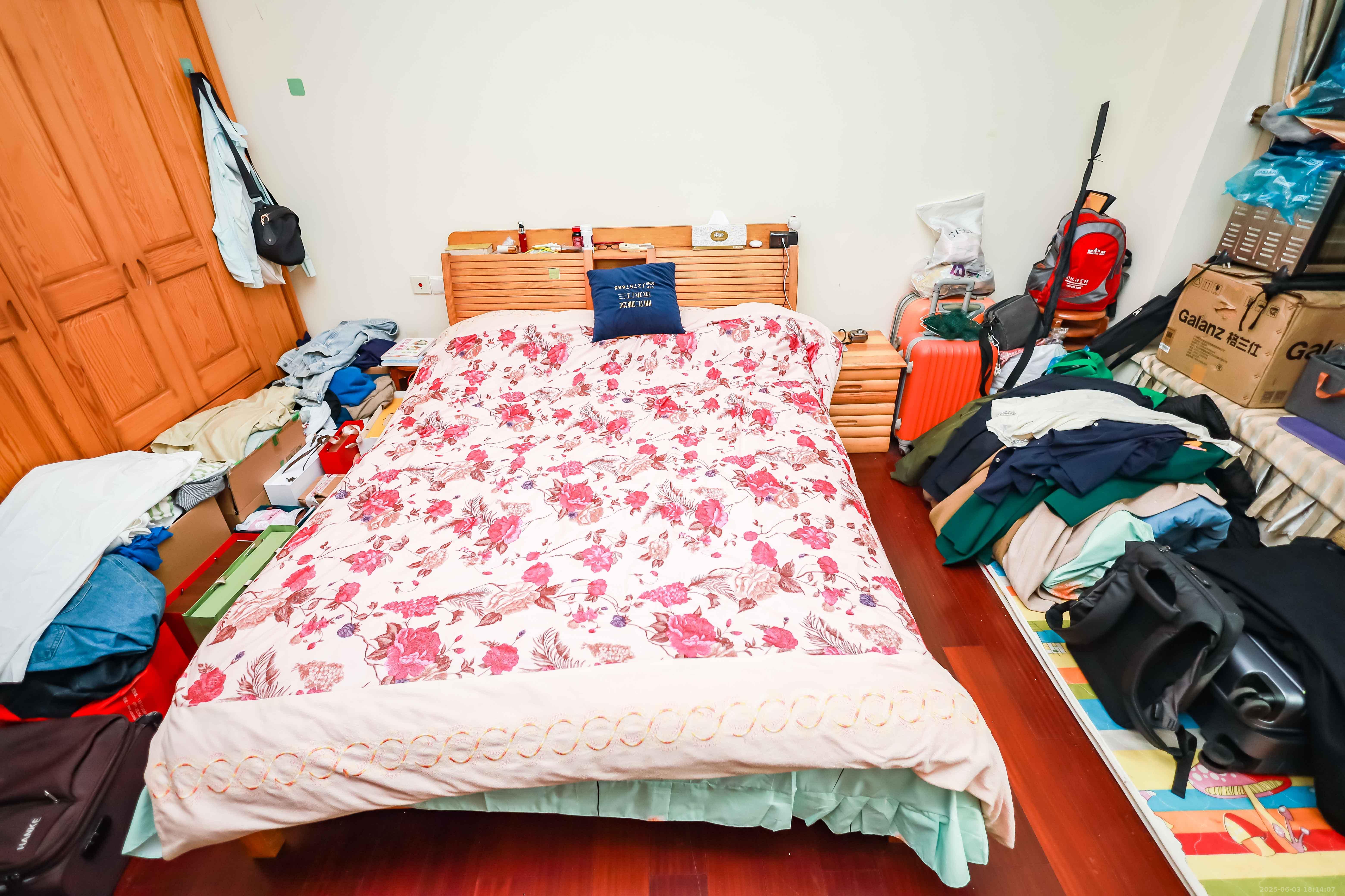 恒大华府 1室1厅1卫 18.5万 恒大华府 1室1厅1卫 18.5万卧室